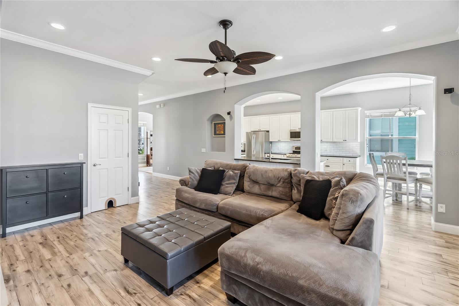 Image 12 of 46 For 428 Islebay Drive