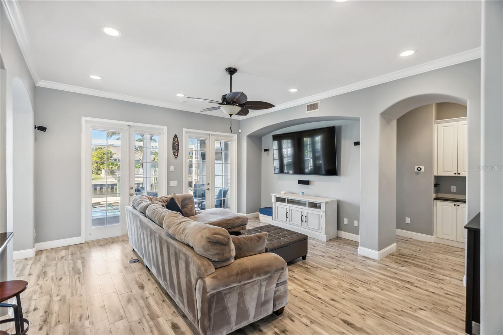 Image 14 of 46 For 428 Islebay Drive