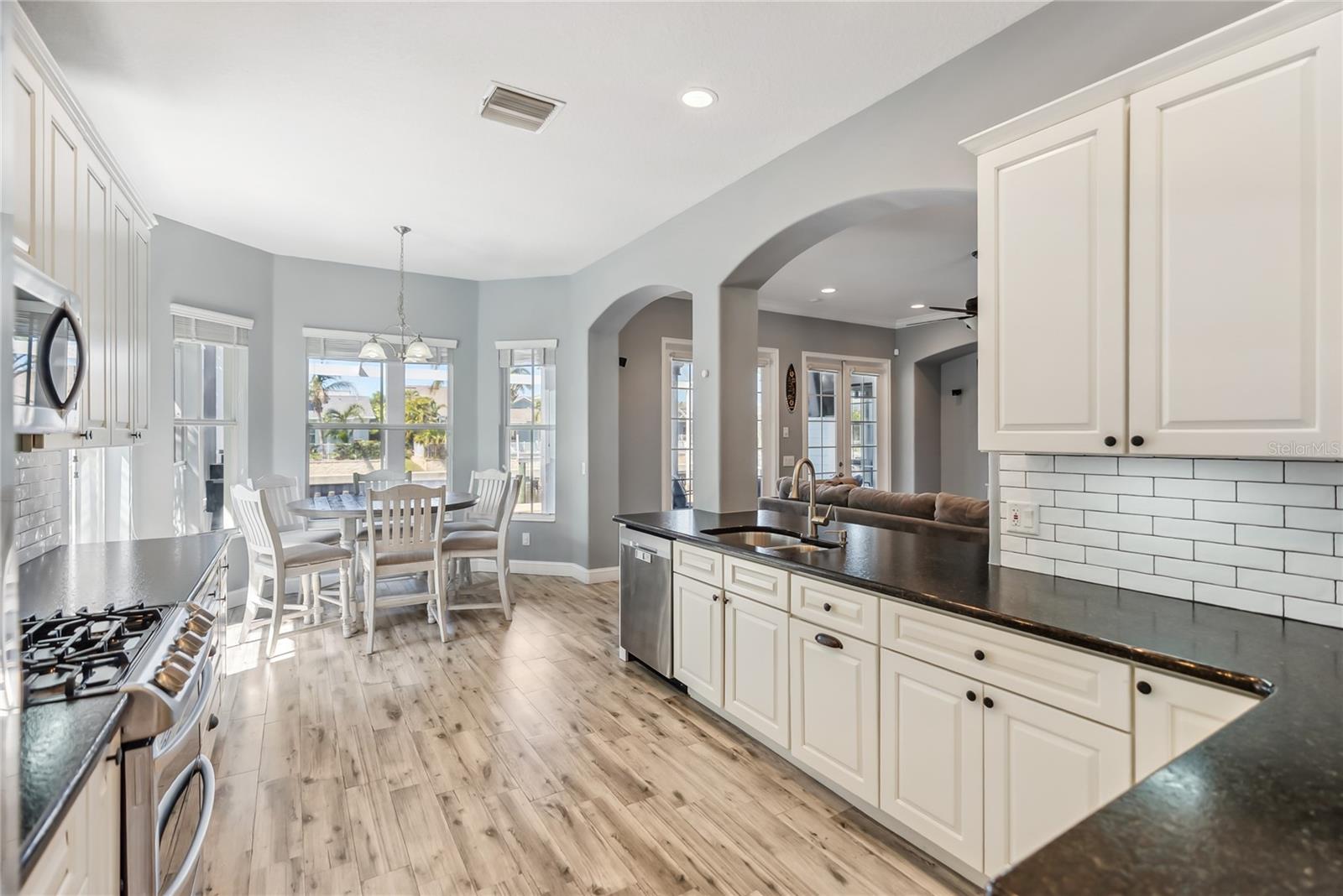 Image 7 of 46 For 428 Islebay Drive
