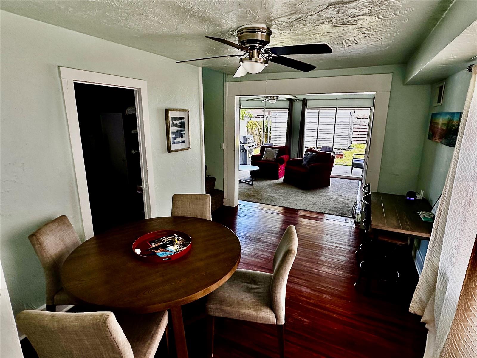 Image 7 of 24 For 3052 Alta Vista St