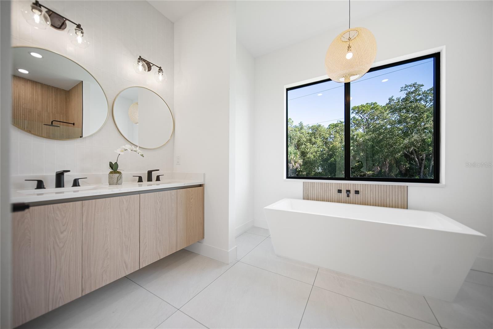 Image 38 of 76 For 14147 Marlin Avenue