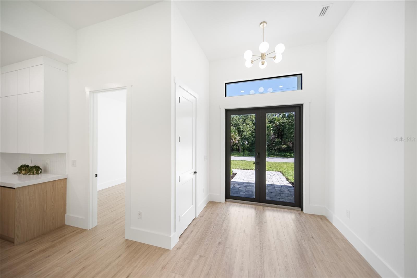 Image 43 of 76 For 14147 Marlin Avenue