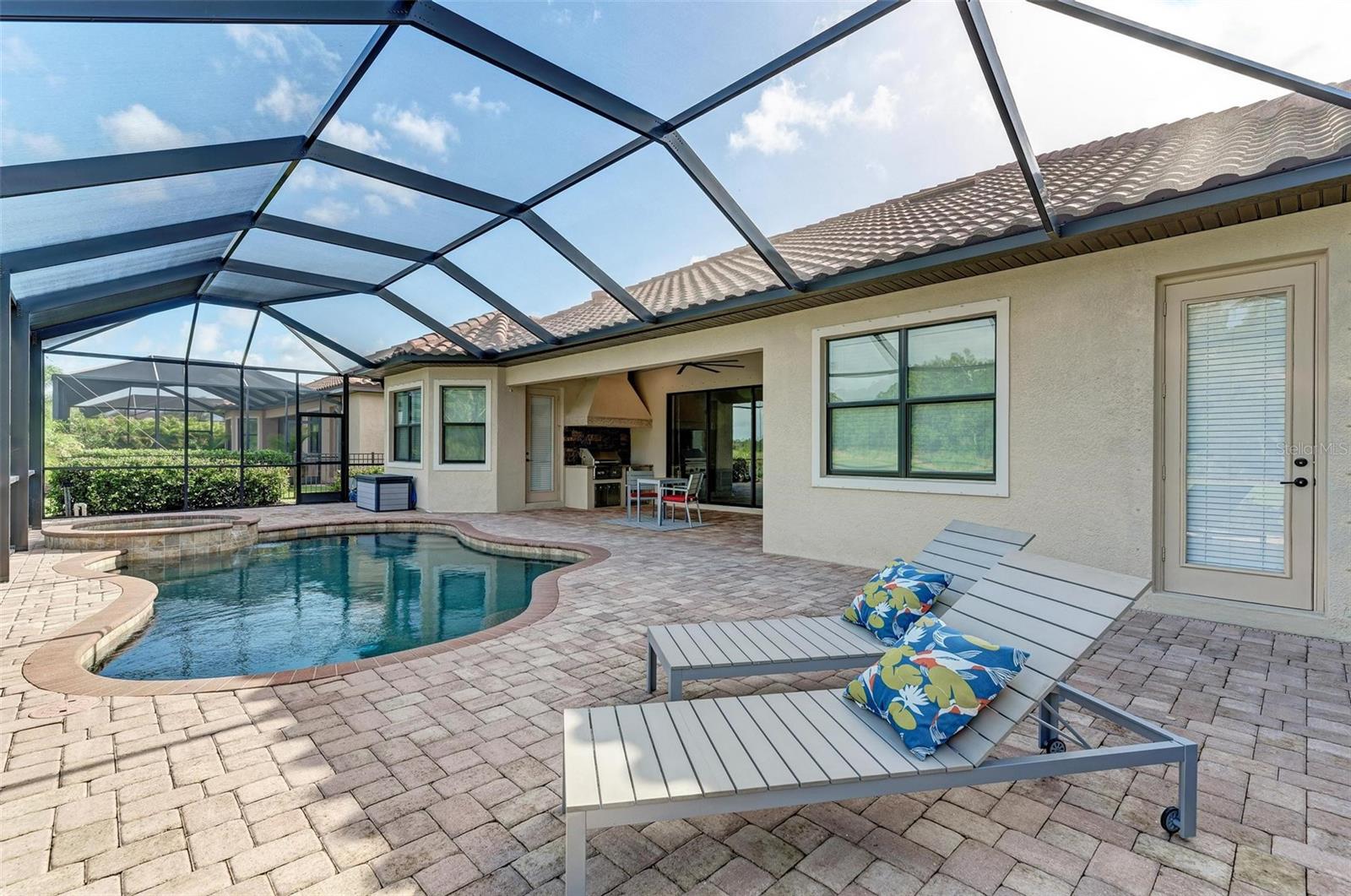 Image 17 of 41 For 13819 Swiftwater Way