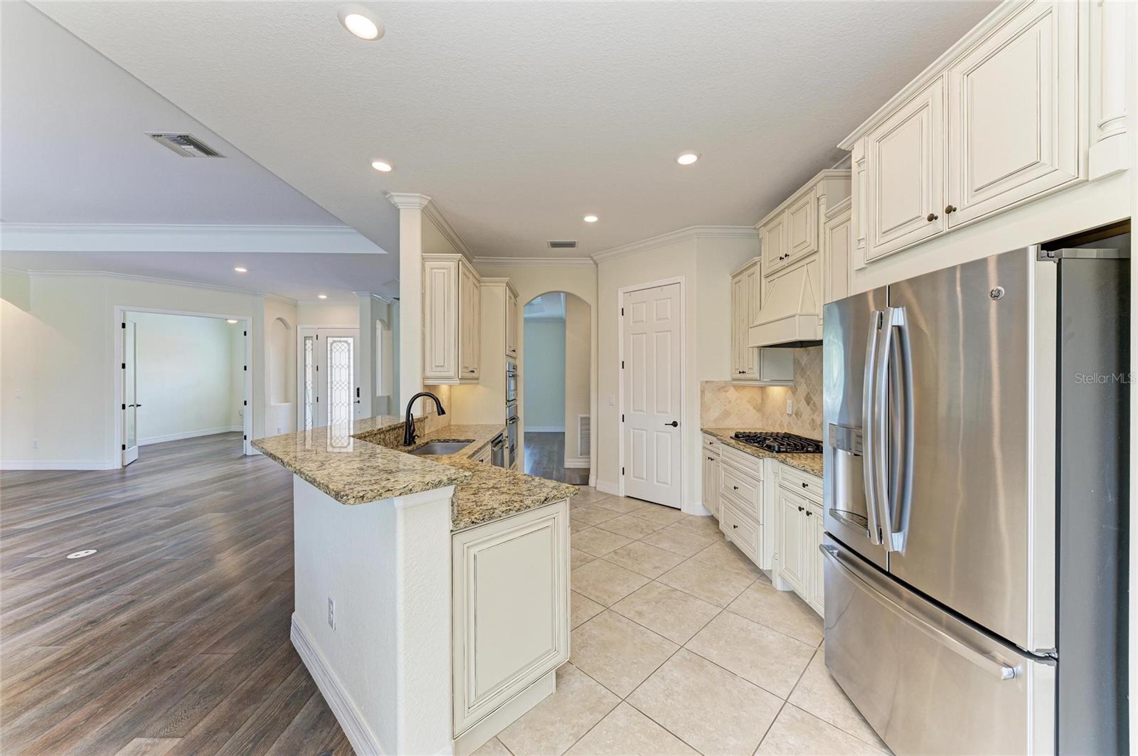 Image 23 of 41 For 13819 Swiftwater Way