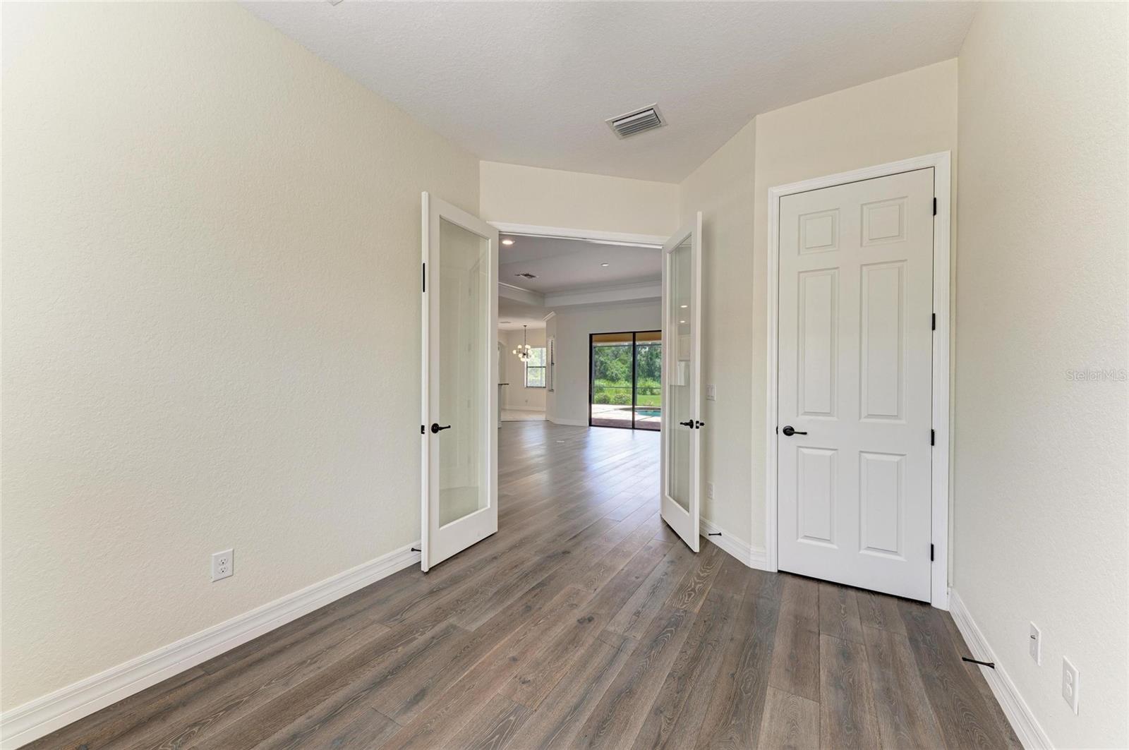 Image 32 of 41 For 13819 Swiftwater Way