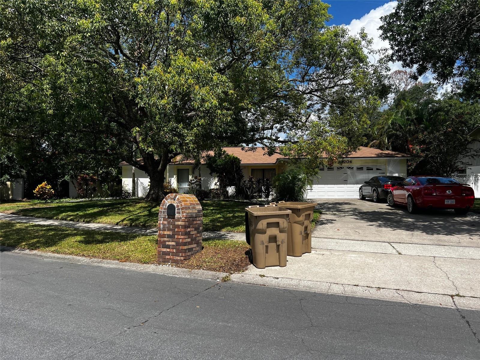 Listing Details for 6204 Soaring Avenue, TEMPLE TERRACE, FL 33617