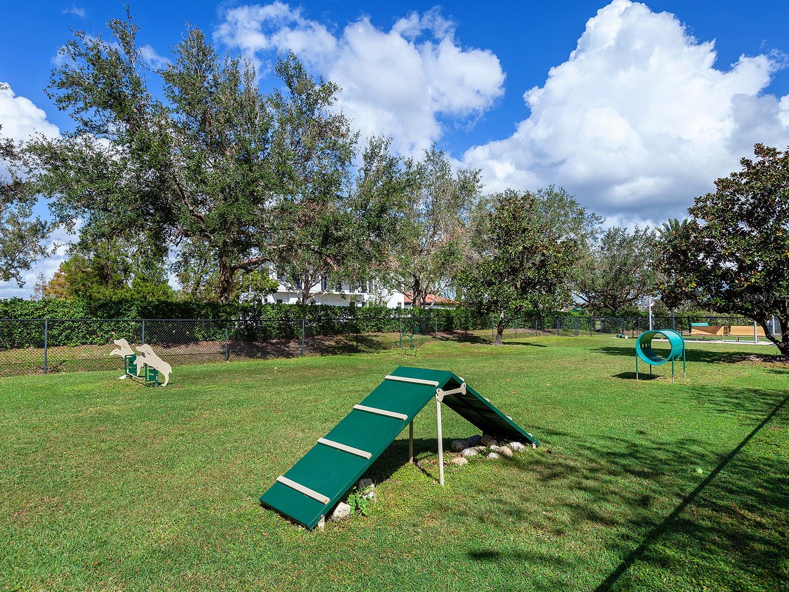 Listing photo id 78 for 16336 Daysailor Trail