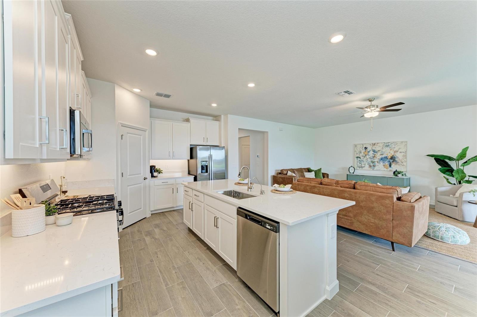 Image 20 of 54 For 11715 Lilac Pearl Lane