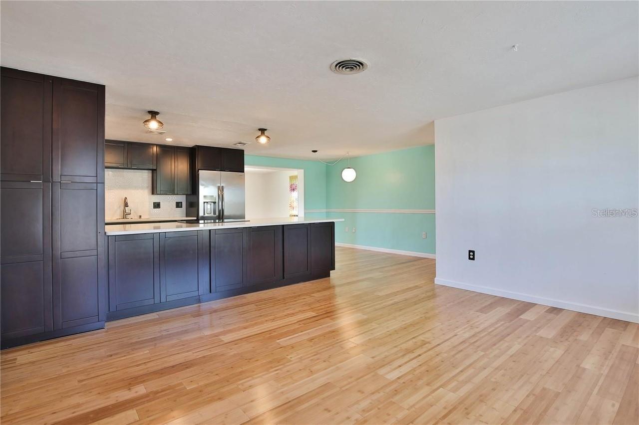 Image 3 of 26 For 7355 Cass Circle