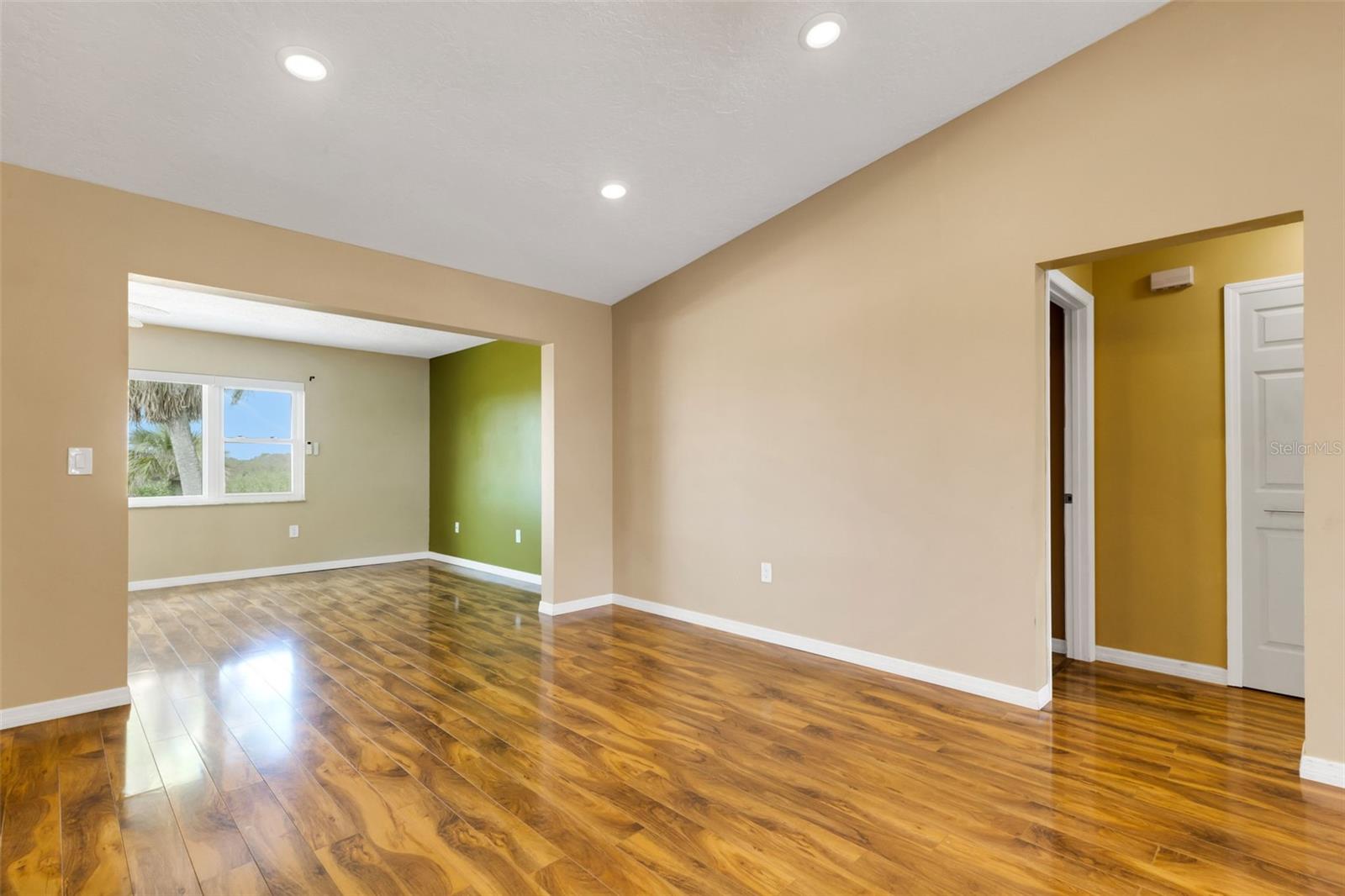 Image 10 of 75 For 3995 Lakewood Avenue