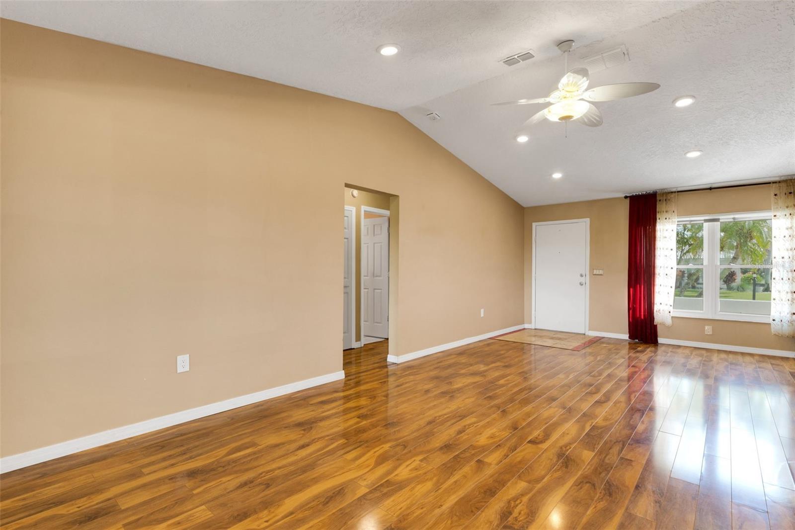 Image 11 of 75 For 3995 Lakewood Avenue
