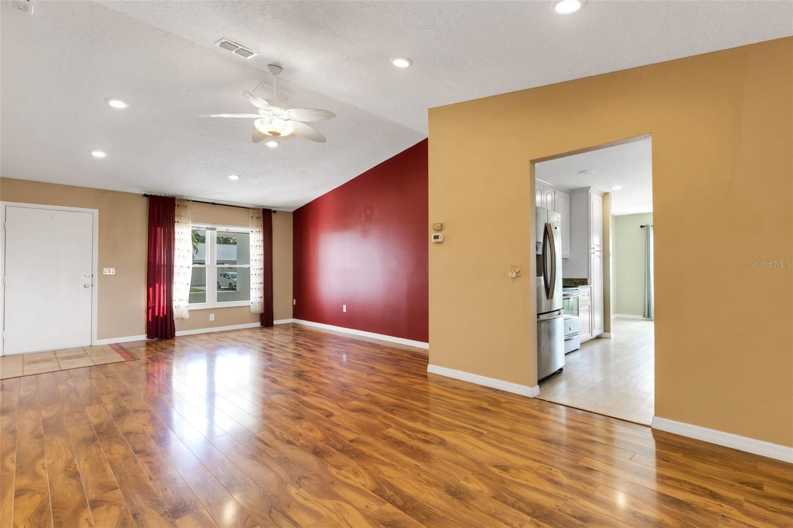Image 12 of 75 For 3995 Lakewood Avenue