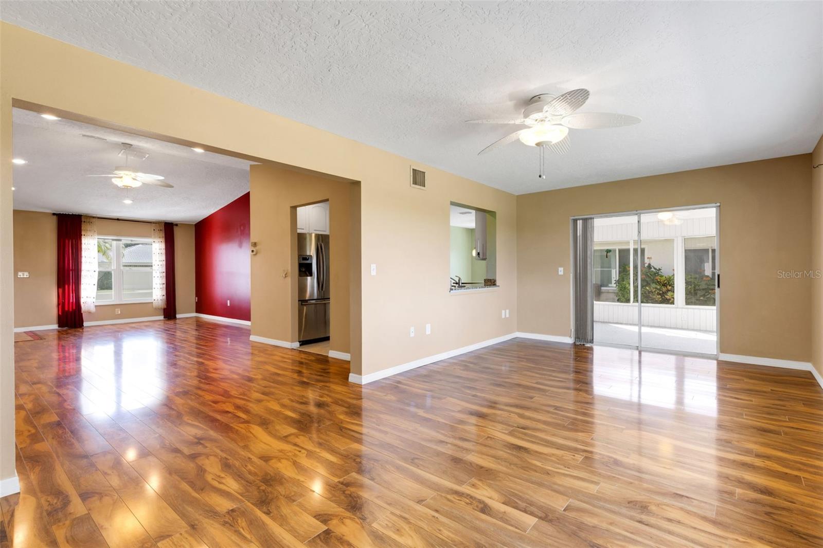 Image 14 of 75 For 3995 Lakewood Avenue