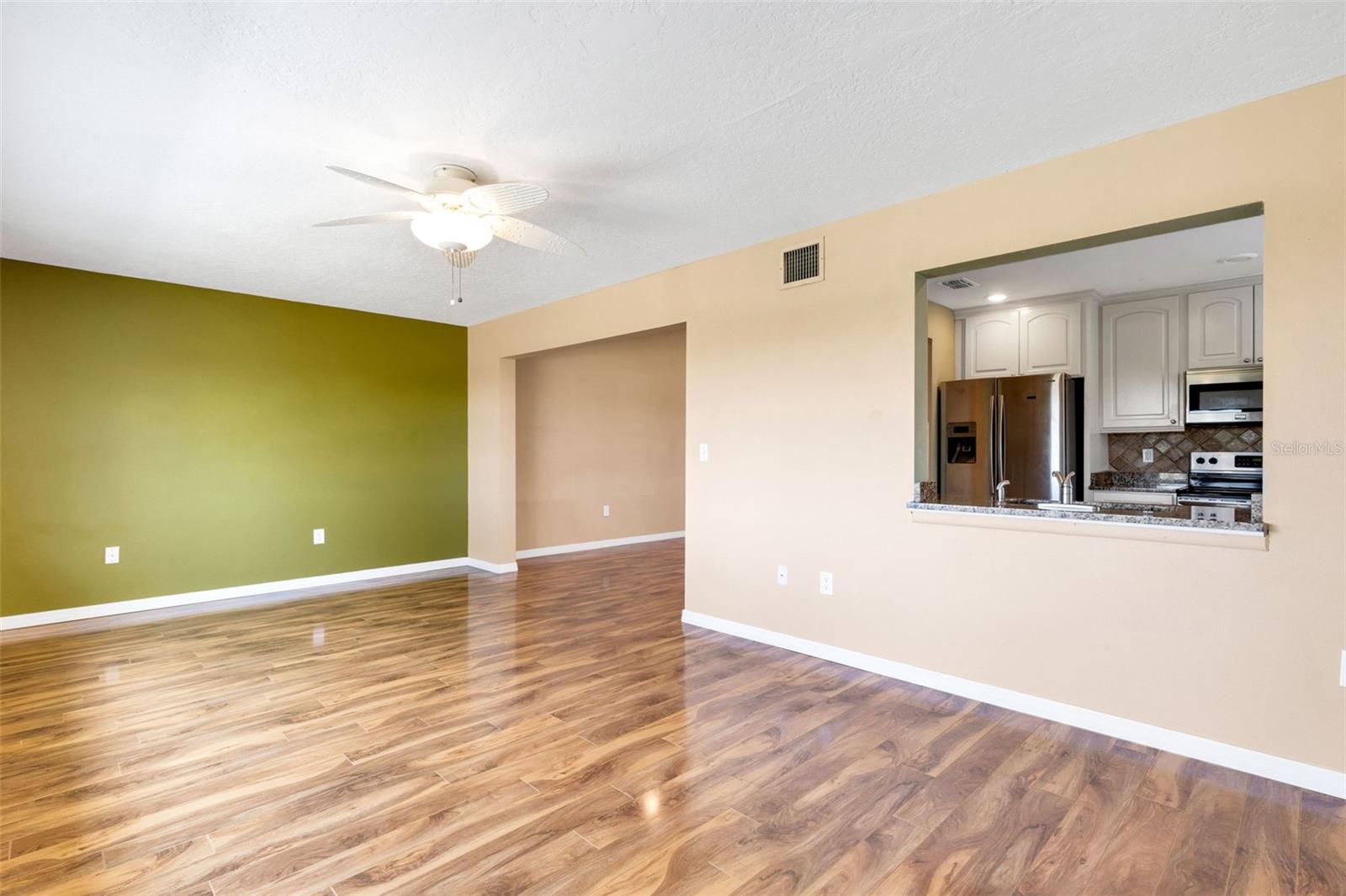Image 16 of 75 For 3995 Lakewood Avenue
