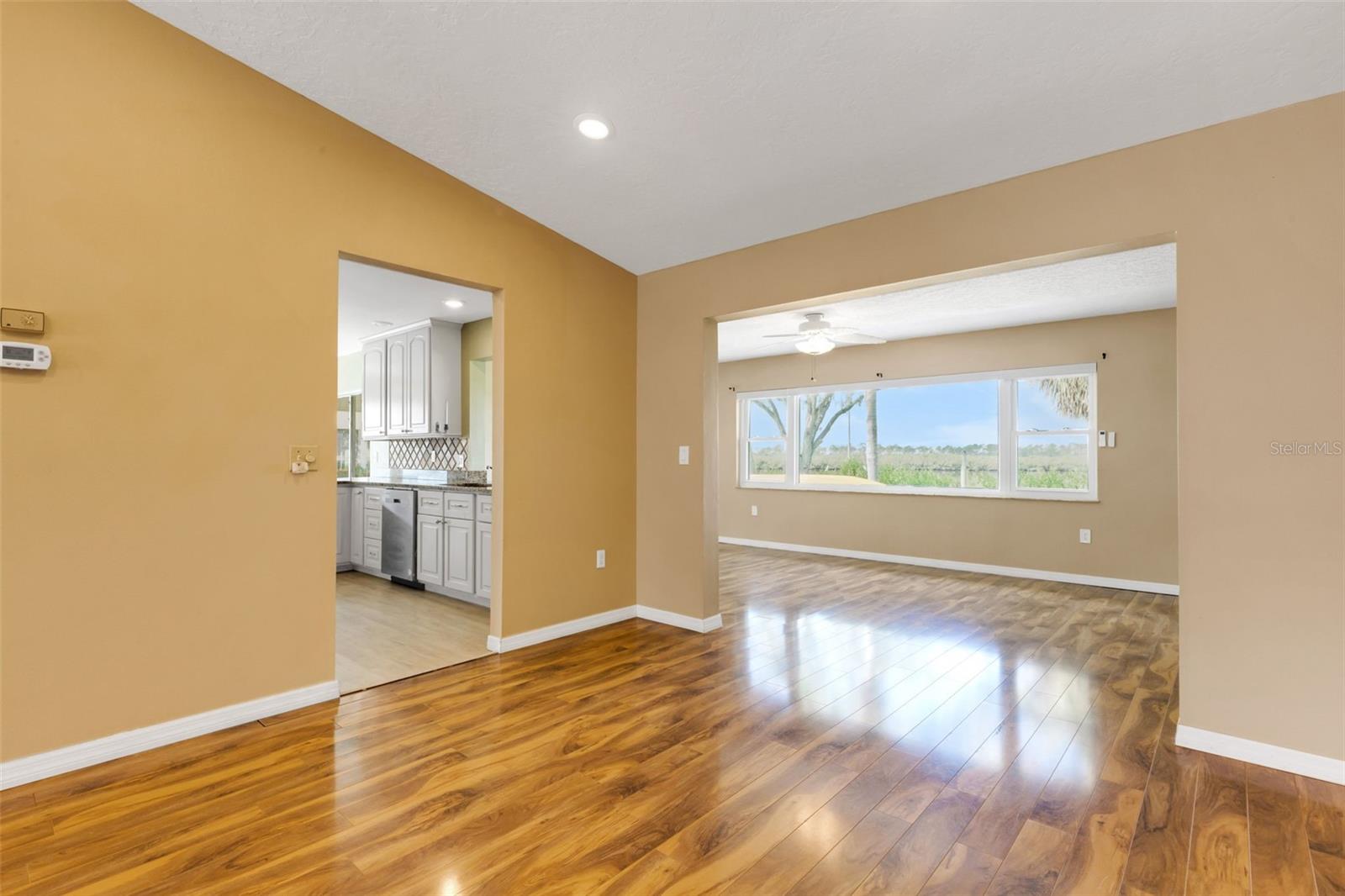 Image 9 of 75 For 3995 Lakewood Avenue
