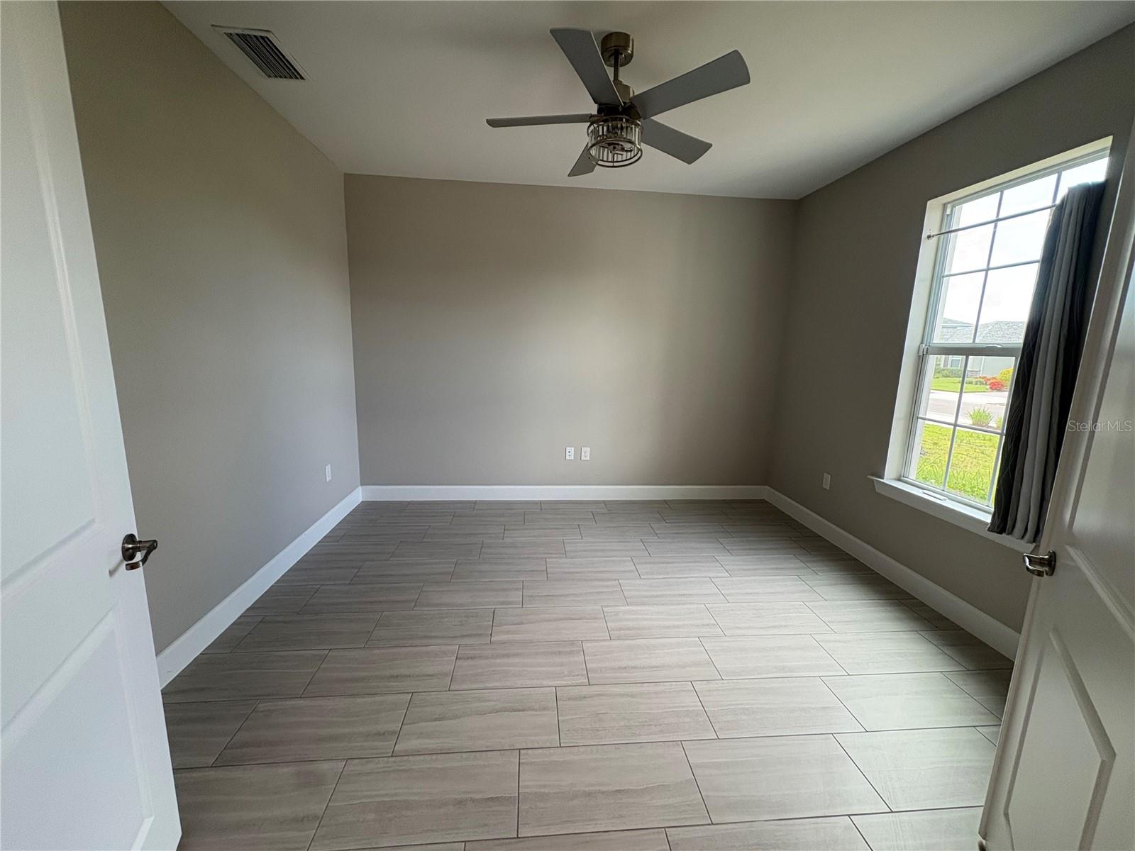 Image 13 of 31 For 17769 Silverspur Drive