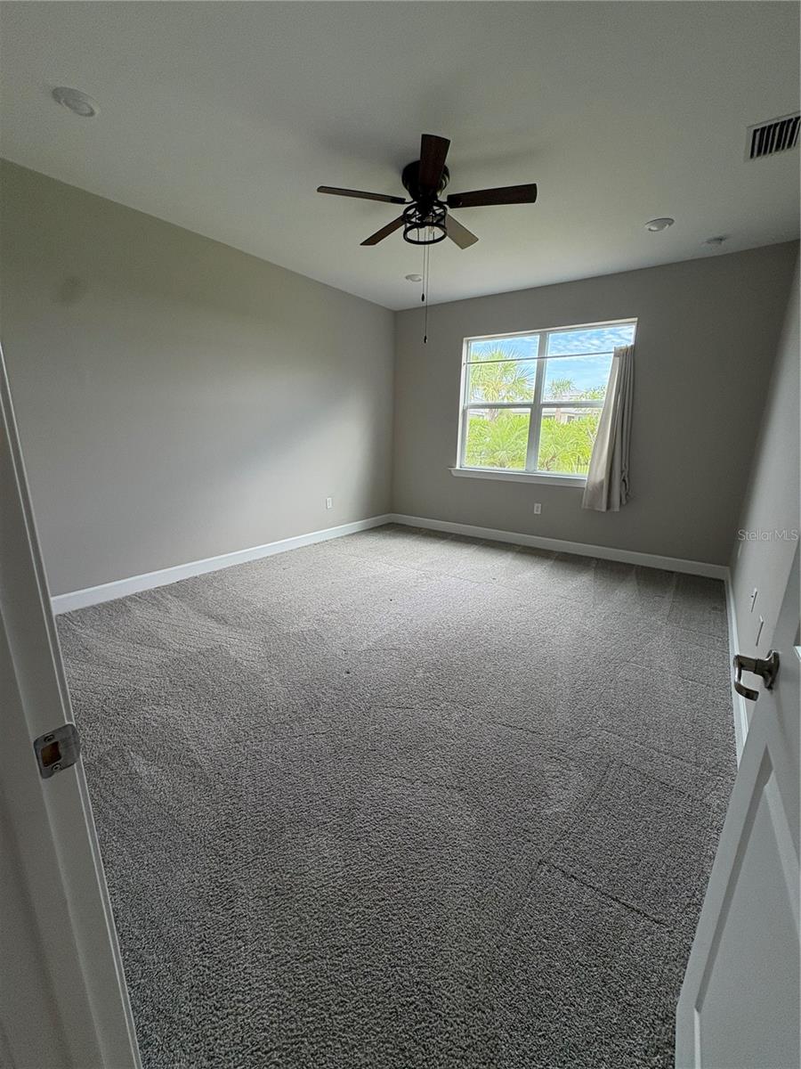 Image 16 of 31 For 17769 Silverspur Drive