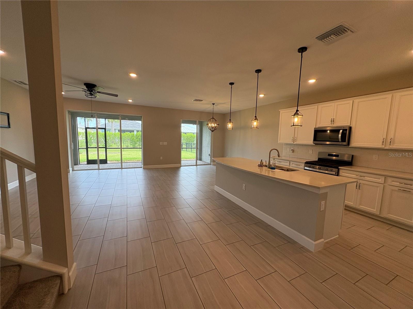 Image 7 of 31 For 17769 Silverspur Drive