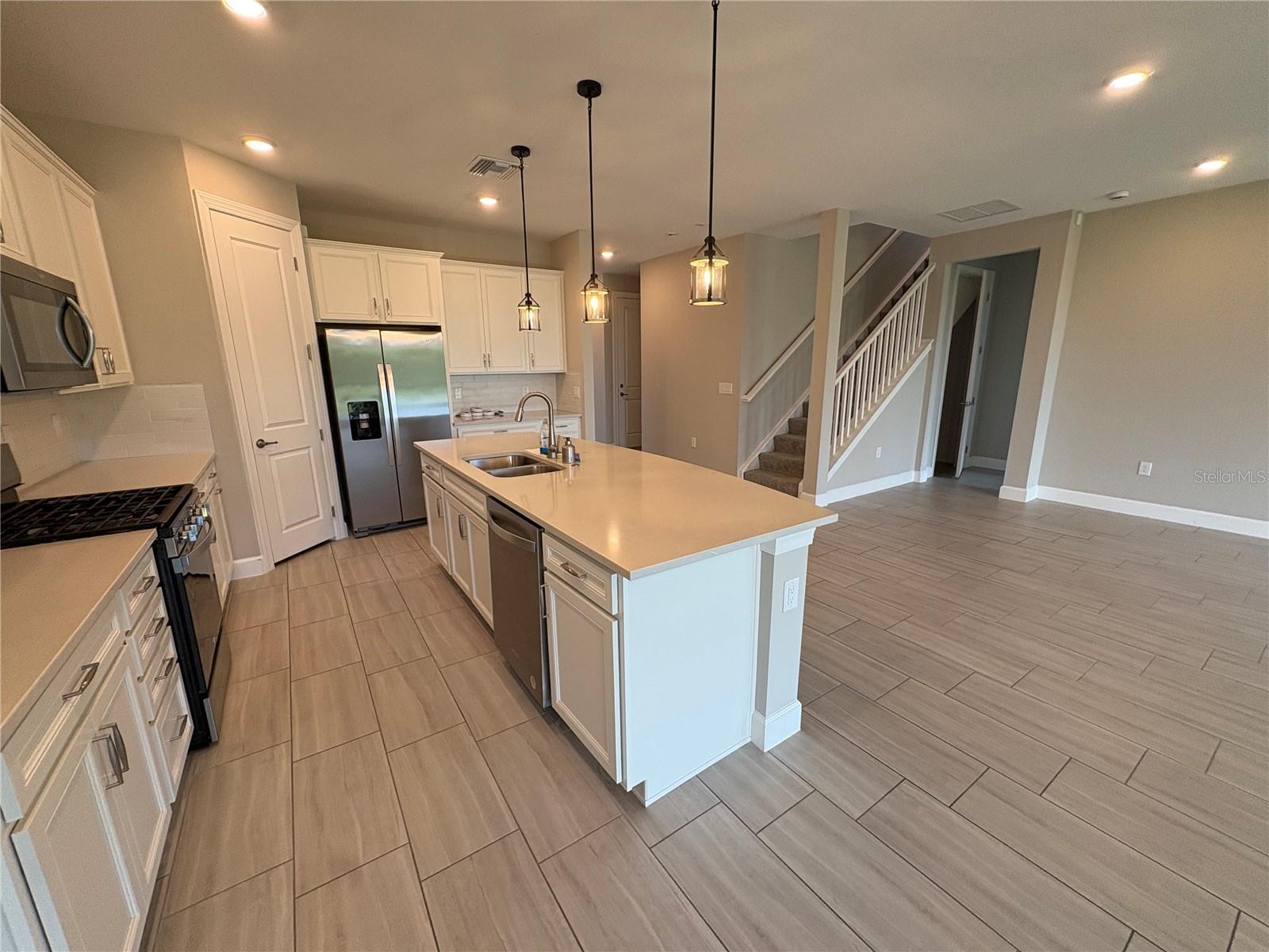 Image 9 of 31 For 17769 Silverspur Drive