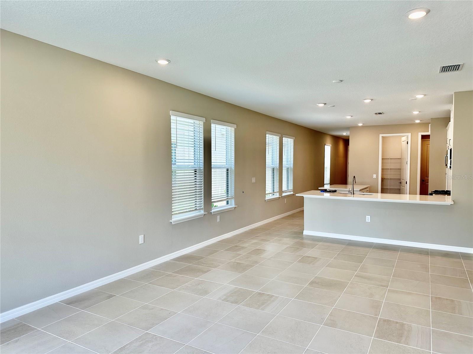 Image 10 of 47 For 15125 Shady Palms Lane