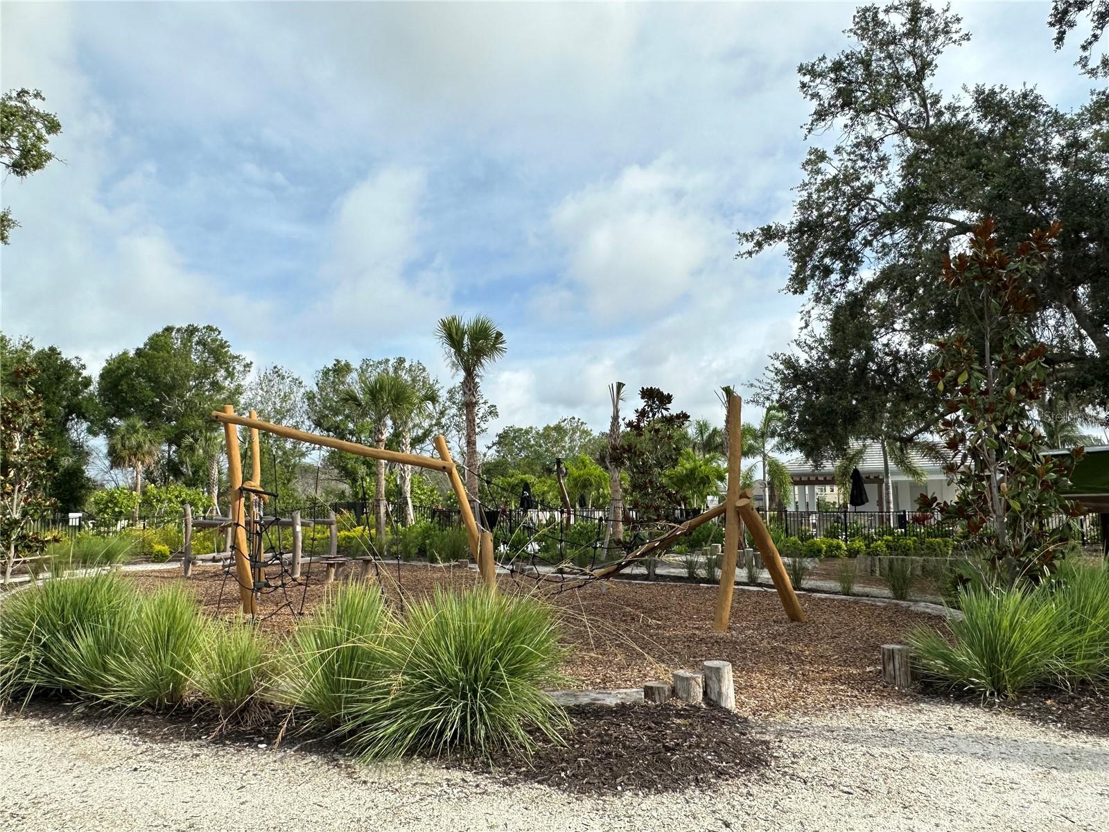Image 34 of 47 For 15125 Shady Palms Lane