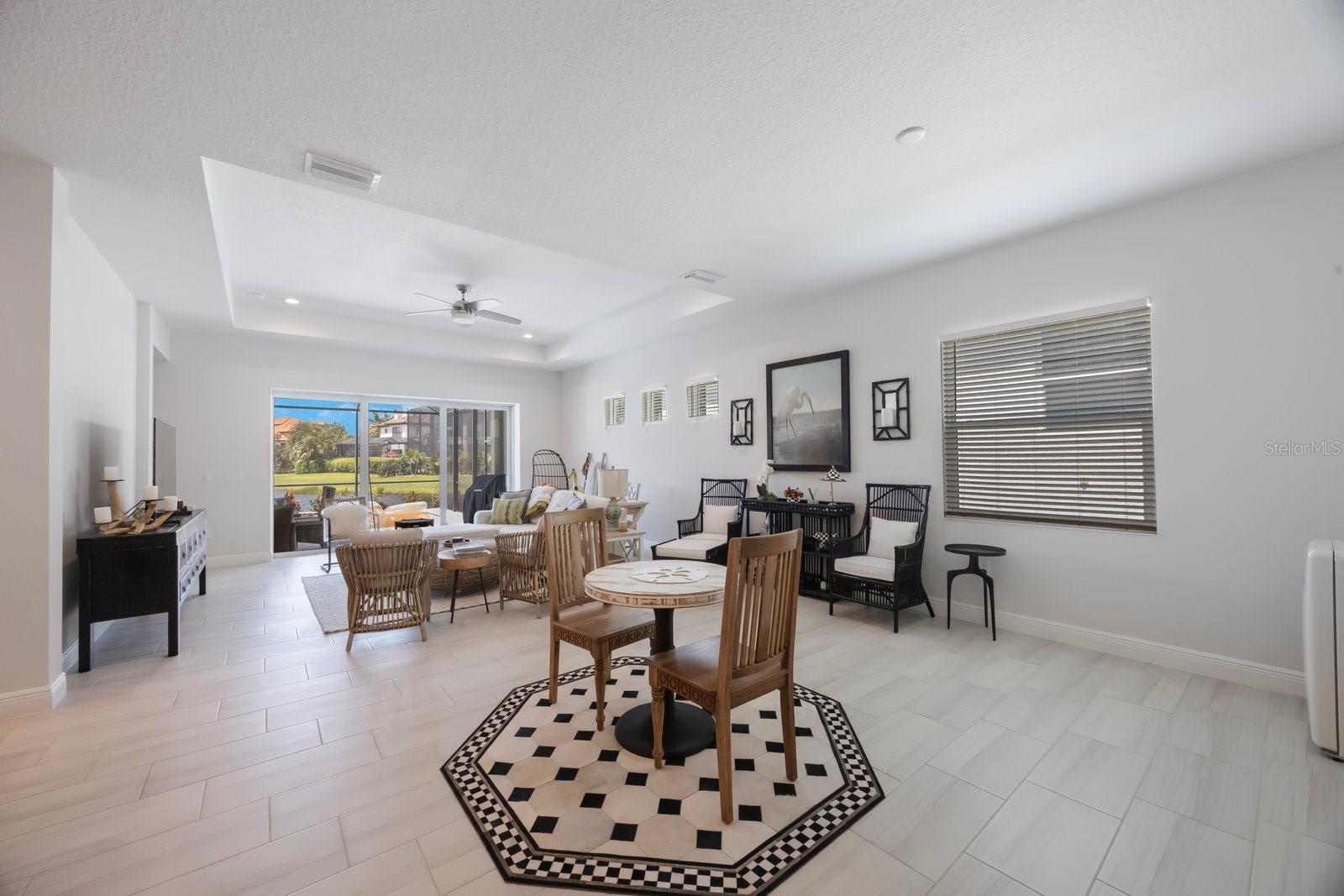 Image 7 of 44 For 5504 Title Row Drive