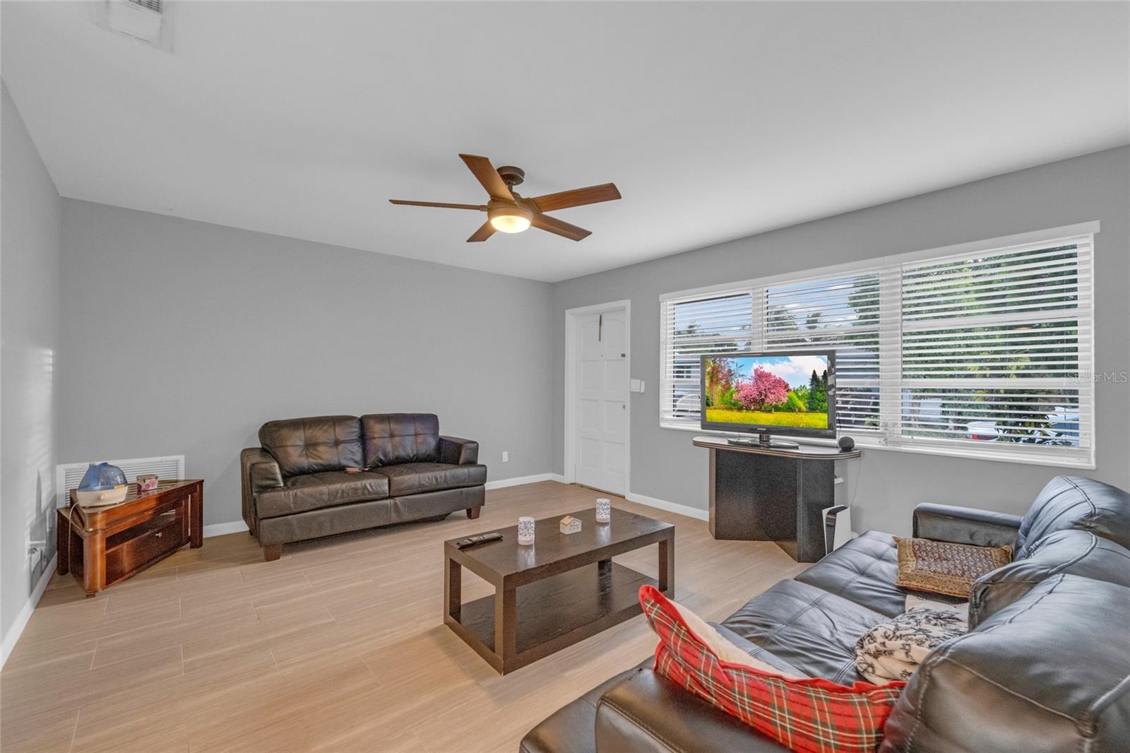 Image 6 of 27 For 980 69th Avenue