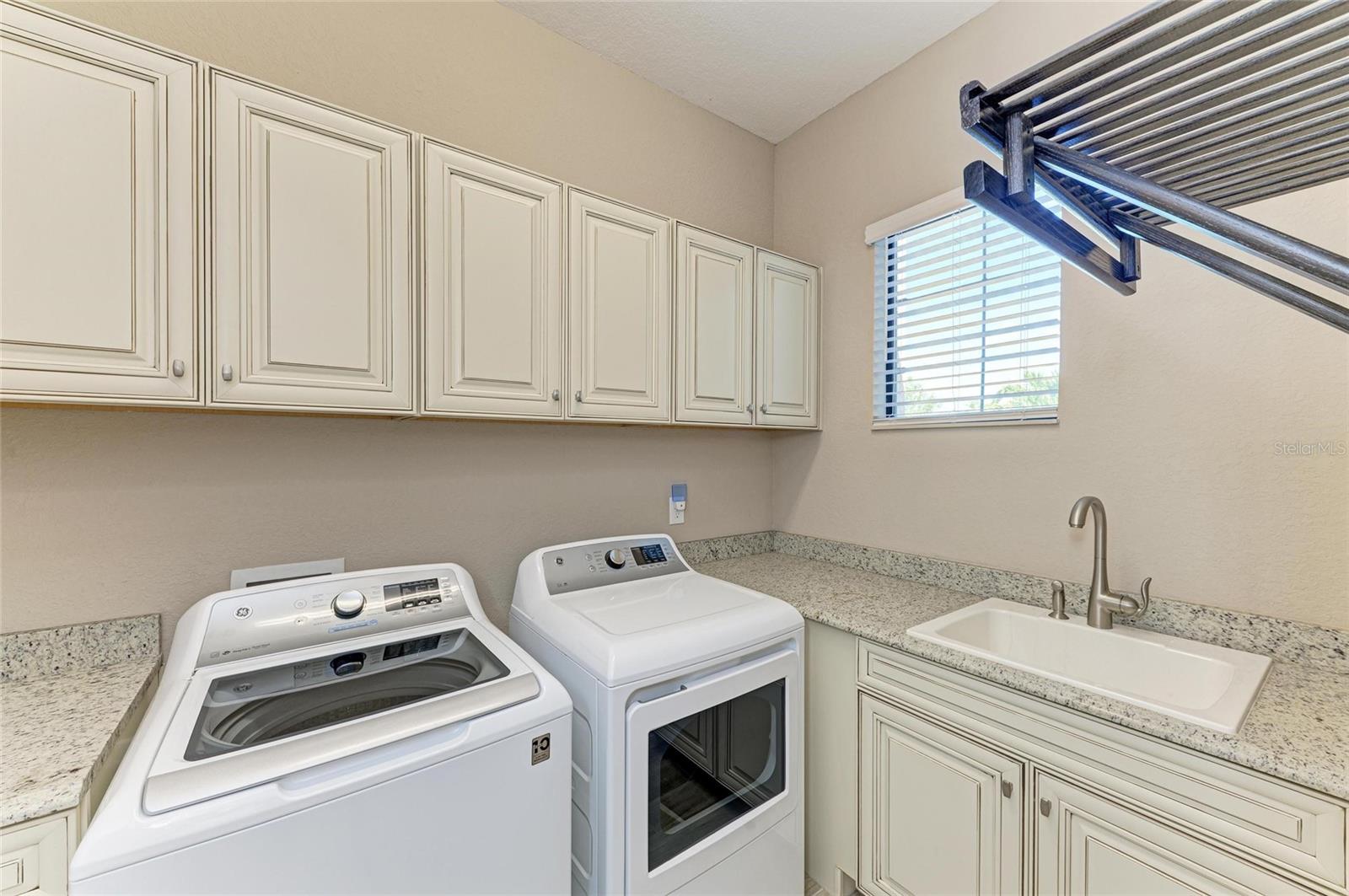 Image 44 of 97 For 5506 Mulligan Way