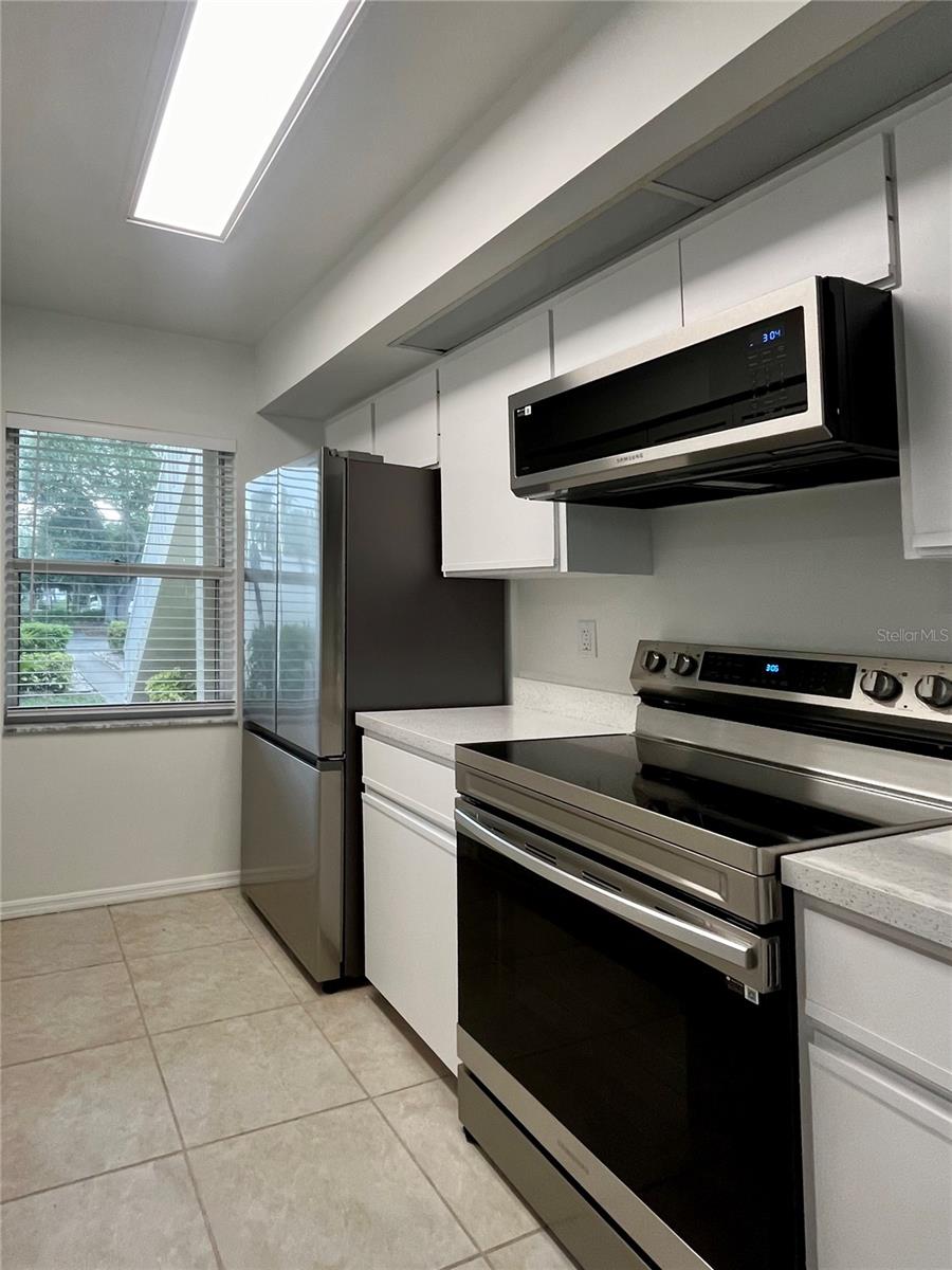 Image 6 of 21 For 431 Cerromar Lane 347