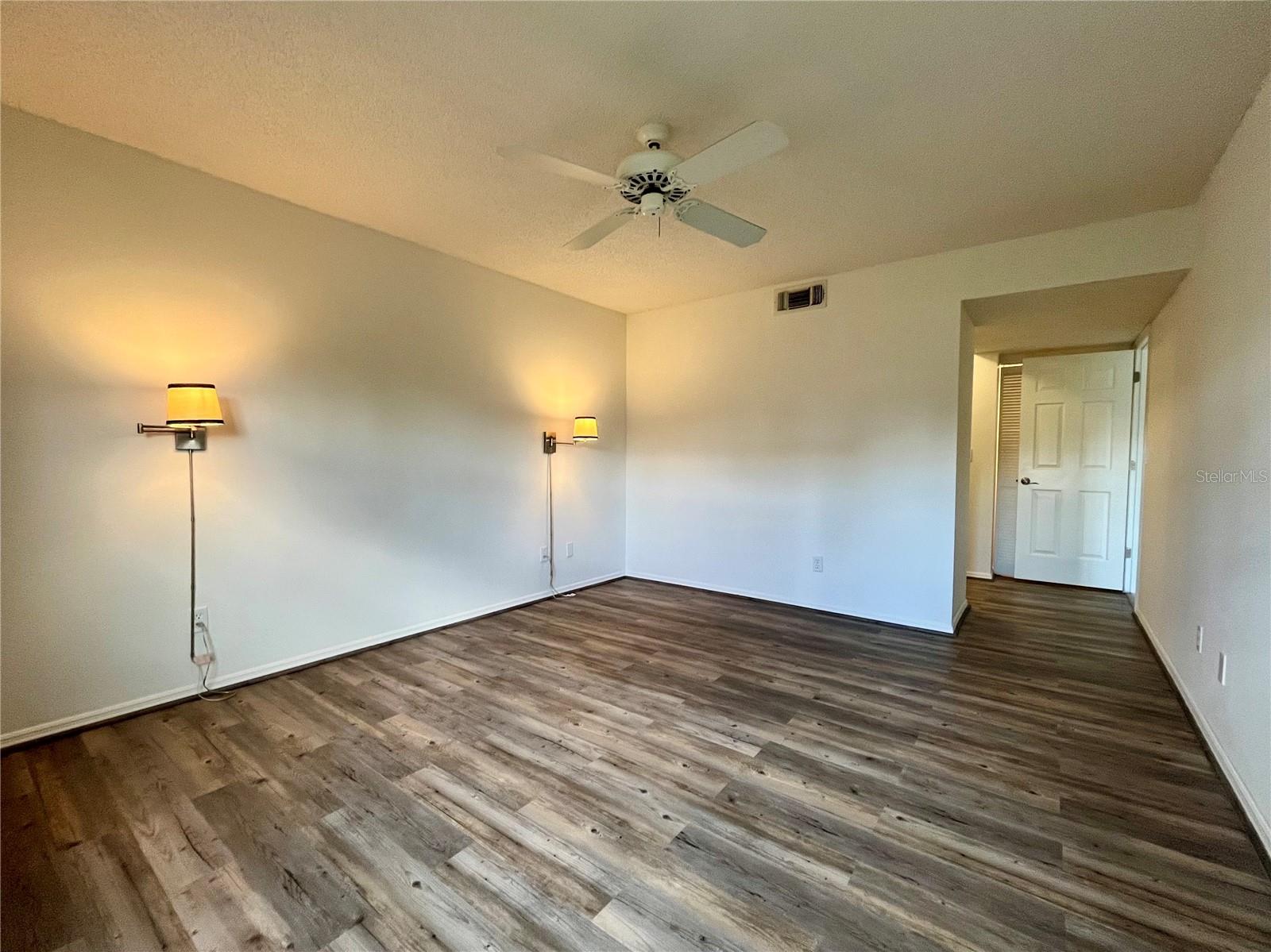 Image 8 of 21 For 431 Cerromar Lane 347