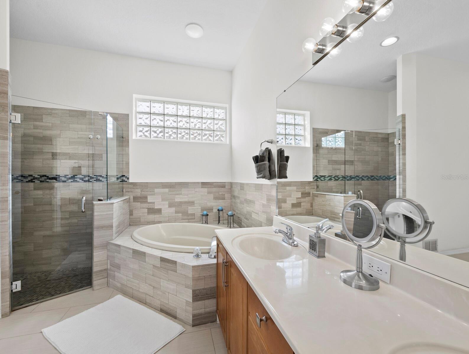Image 33 of 68 For 9492 Forest Hills Circle