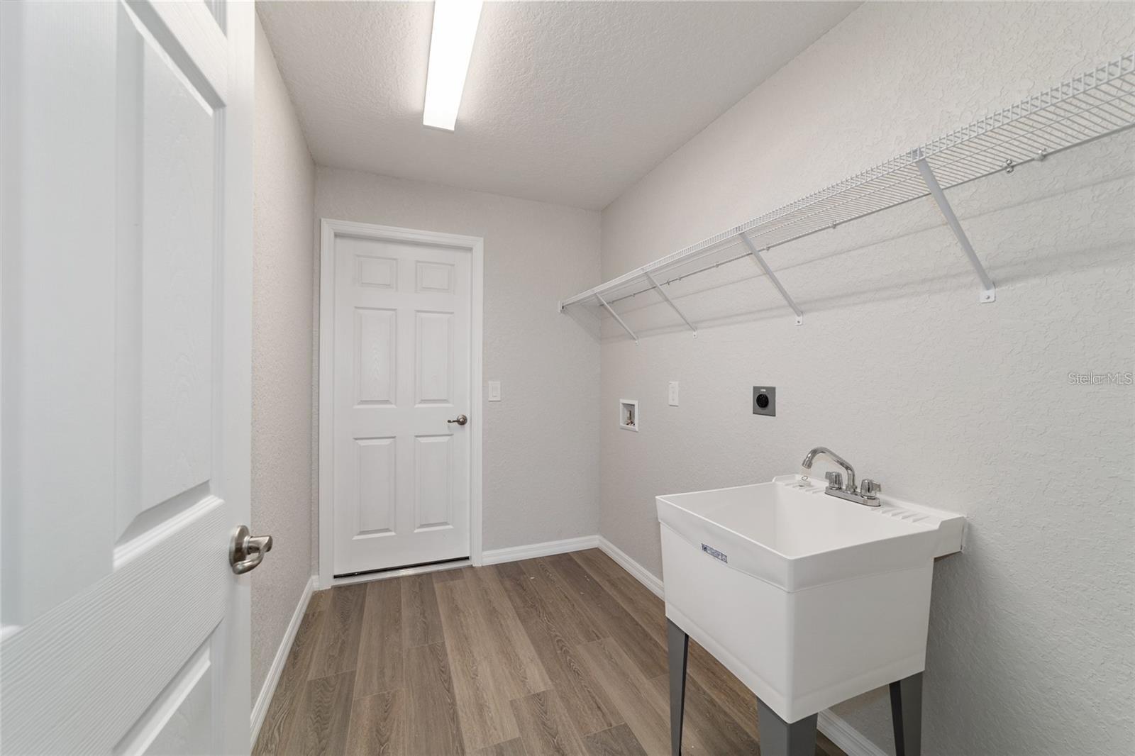 Image 12 of 14 For 6126 207 Avenue