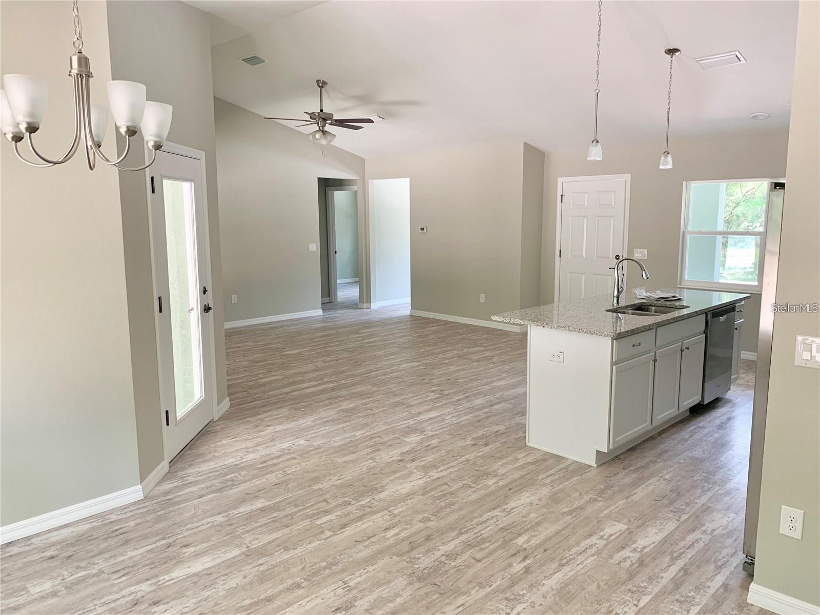Image 3 of 14 For 6126 207 Avenue