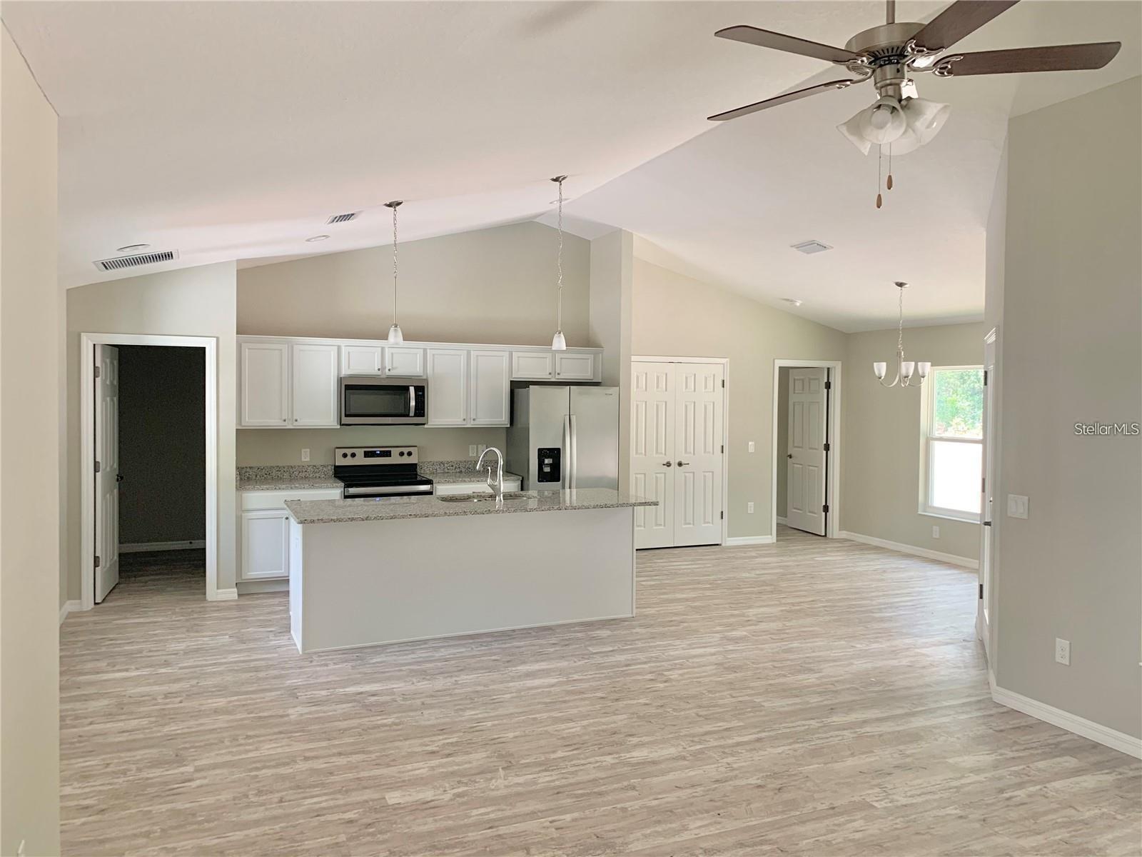 Image 4 of 14 For 6126 207 Avenue