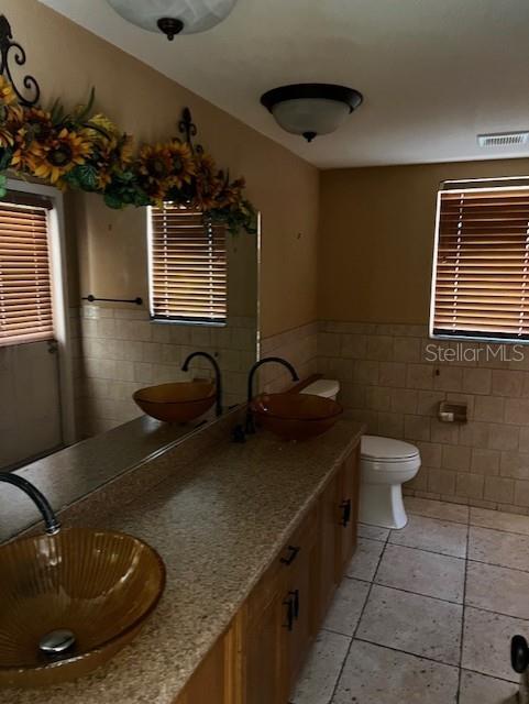Image 8 of 15 For 411 San Felix Street