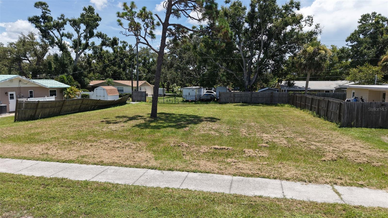 Image 13 of 31 For Valencia Road