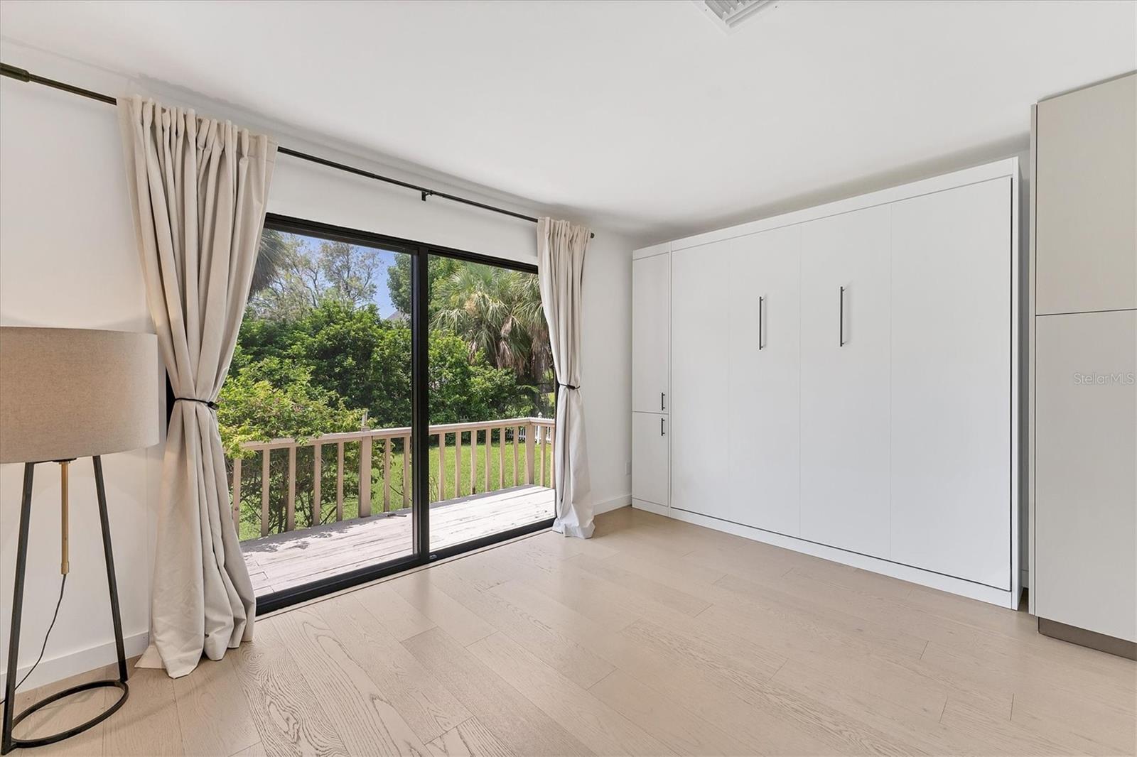 Image 15 of 41 For 3804 Bayside Court