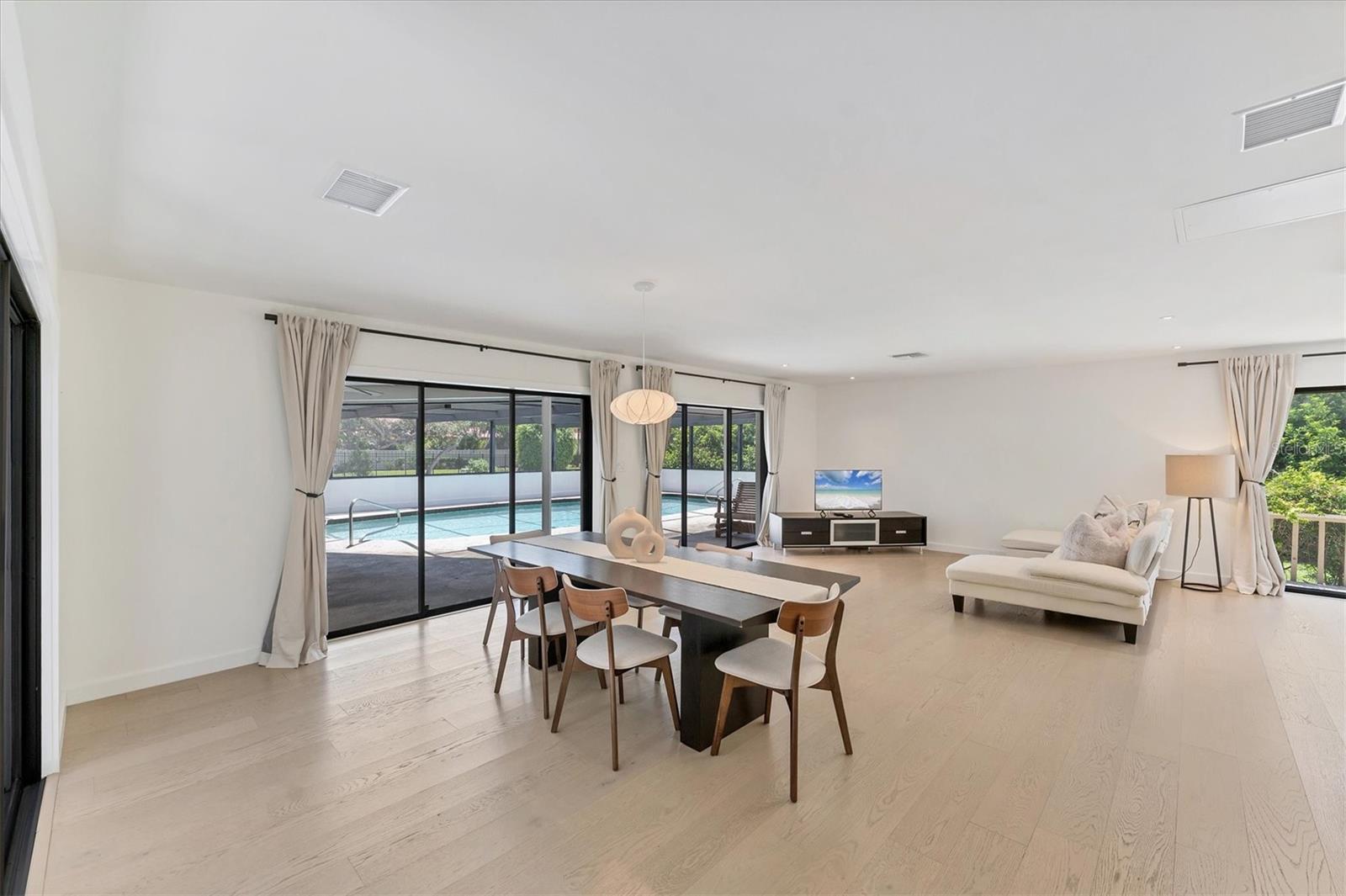 Image 18 of 41 For 3804 Bayside Court