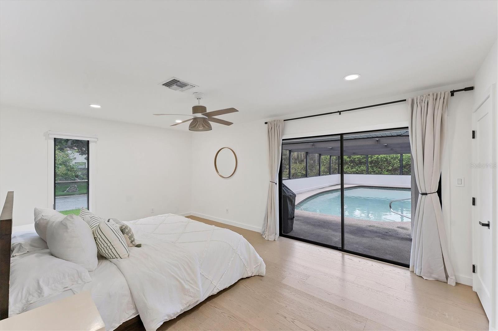Image 19 of 41 For 3804 Bayside Court