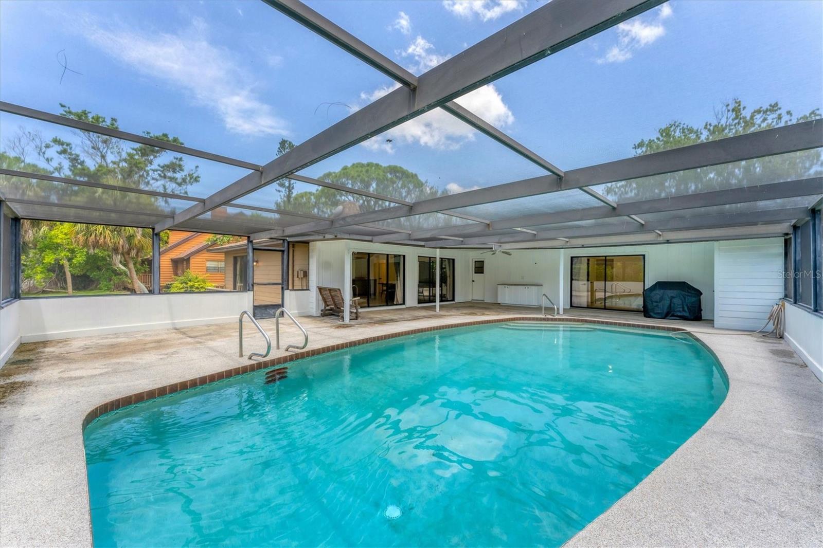 Image 33 of 41 For 3804 Bayside Court