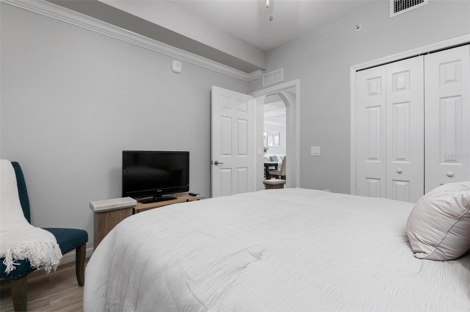 Image 18 of 33 For 16804 Vardon Terrace 104