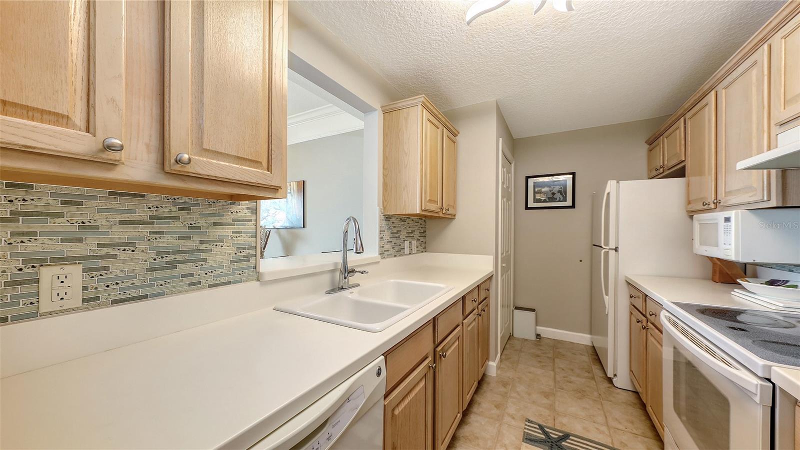 Image 17 of 53 For 750 Tamiami Trail 1116