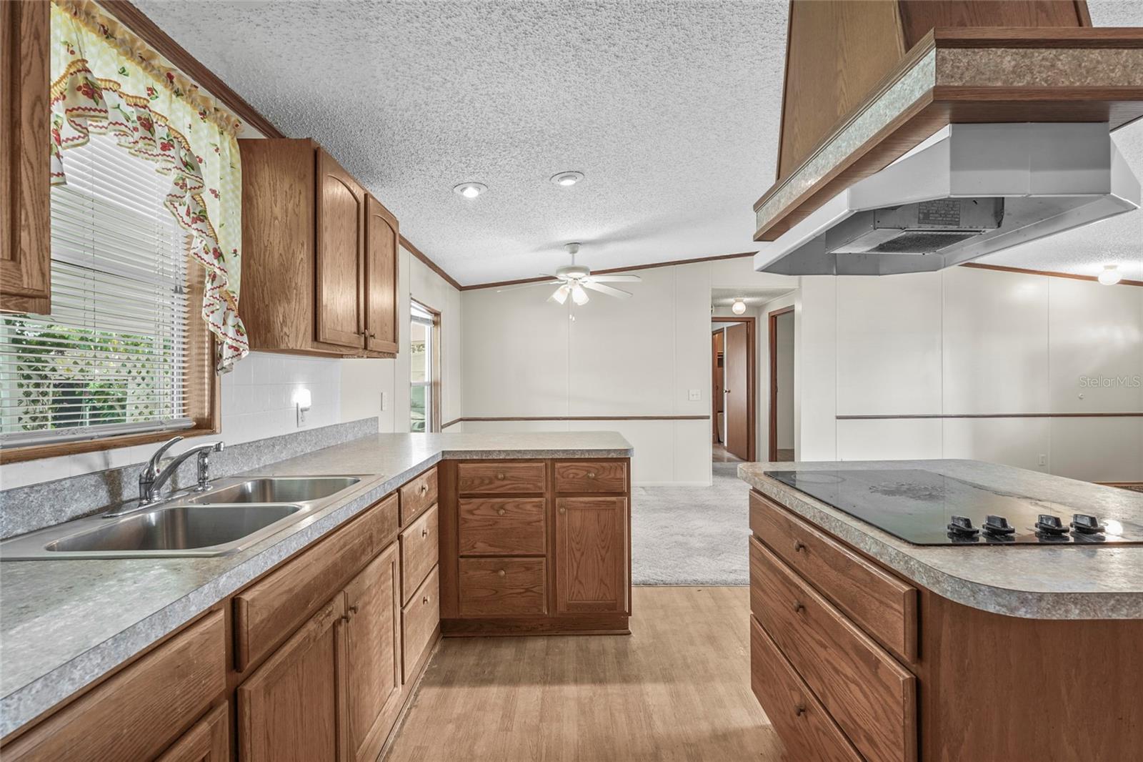 Image 25 of 54 For 420 49th Street E 48