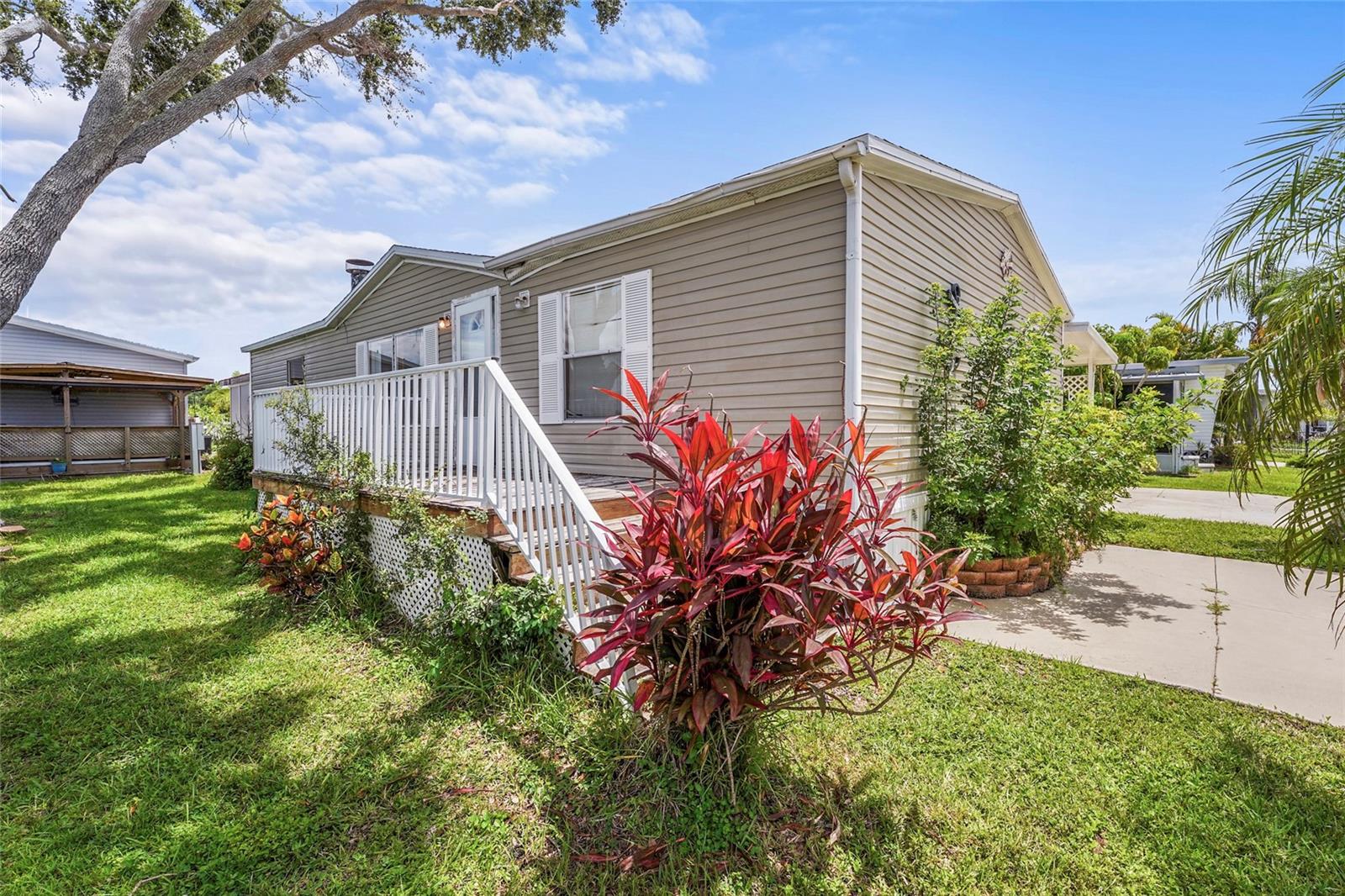 Image 5 of 54 For 420 49th Street E 48
