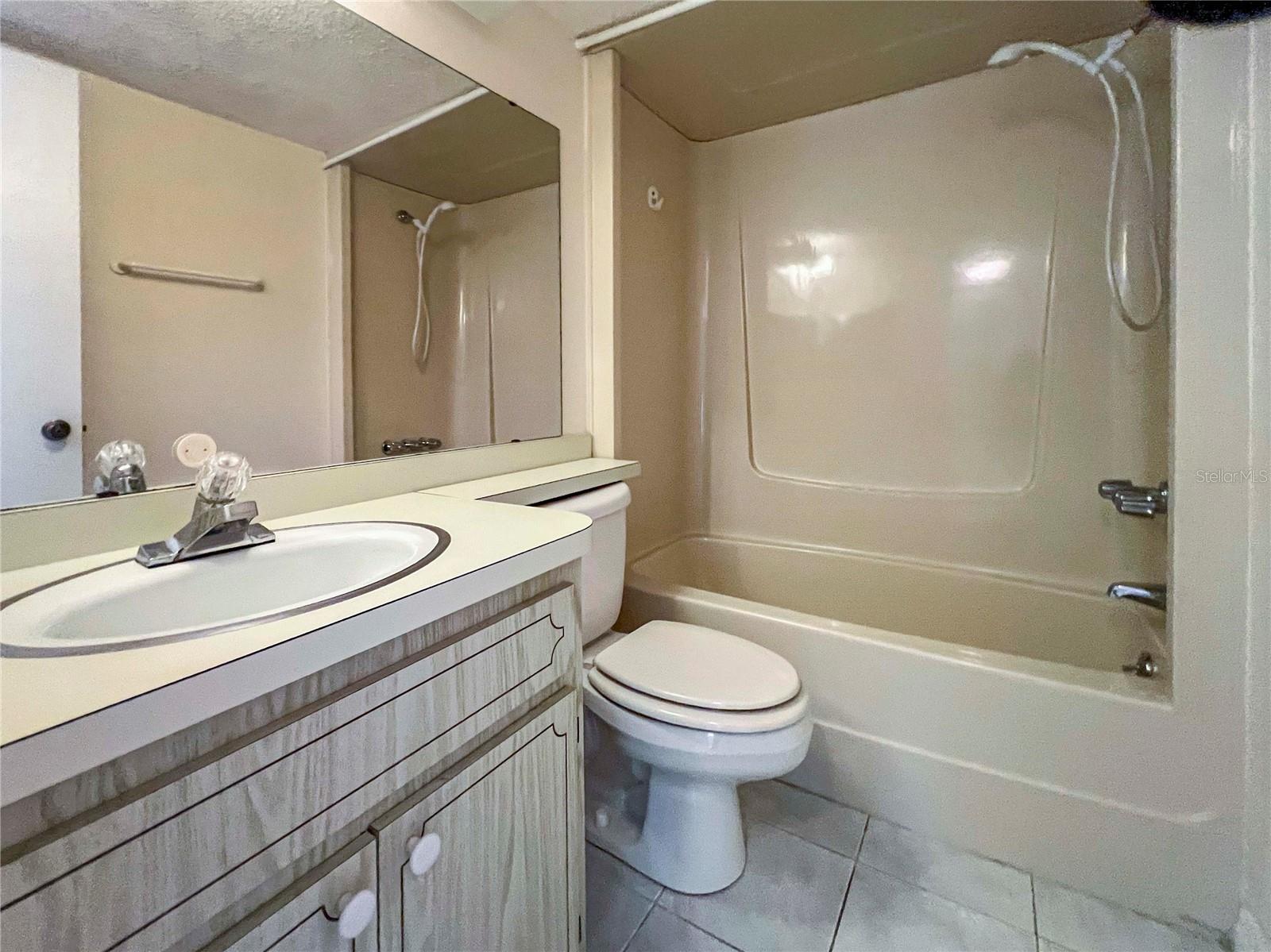 Image 10 of 33 For 3500 Beneva Road 302