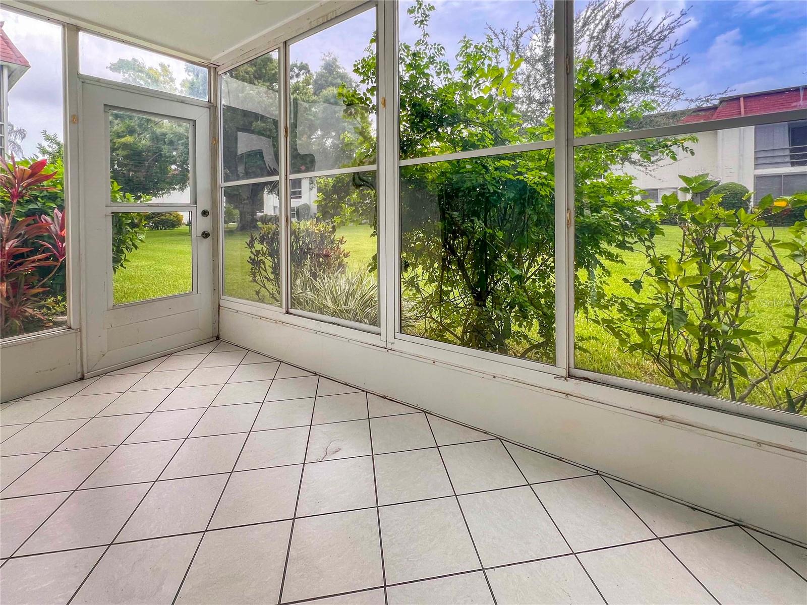 Image 11 of 33 For 3500 Beneva Road 302