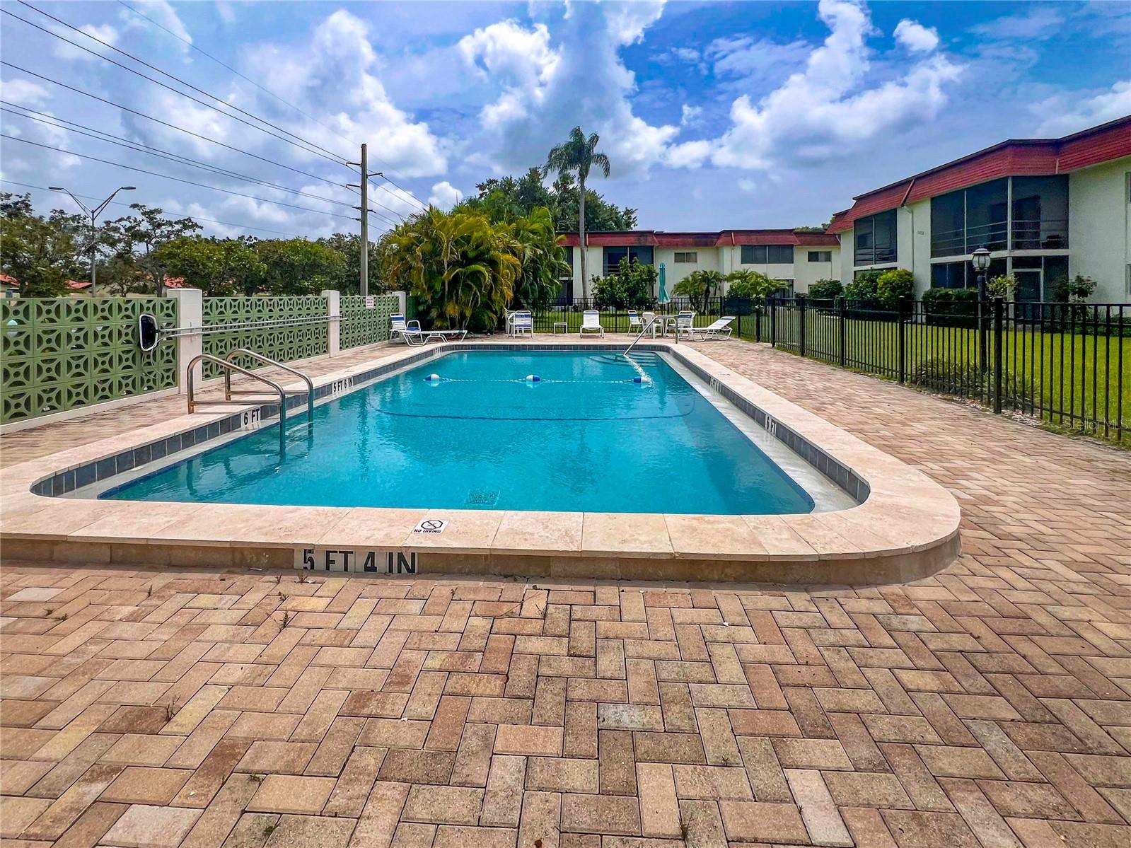 Image 16 of 33 For 3500 Beneva Road 302