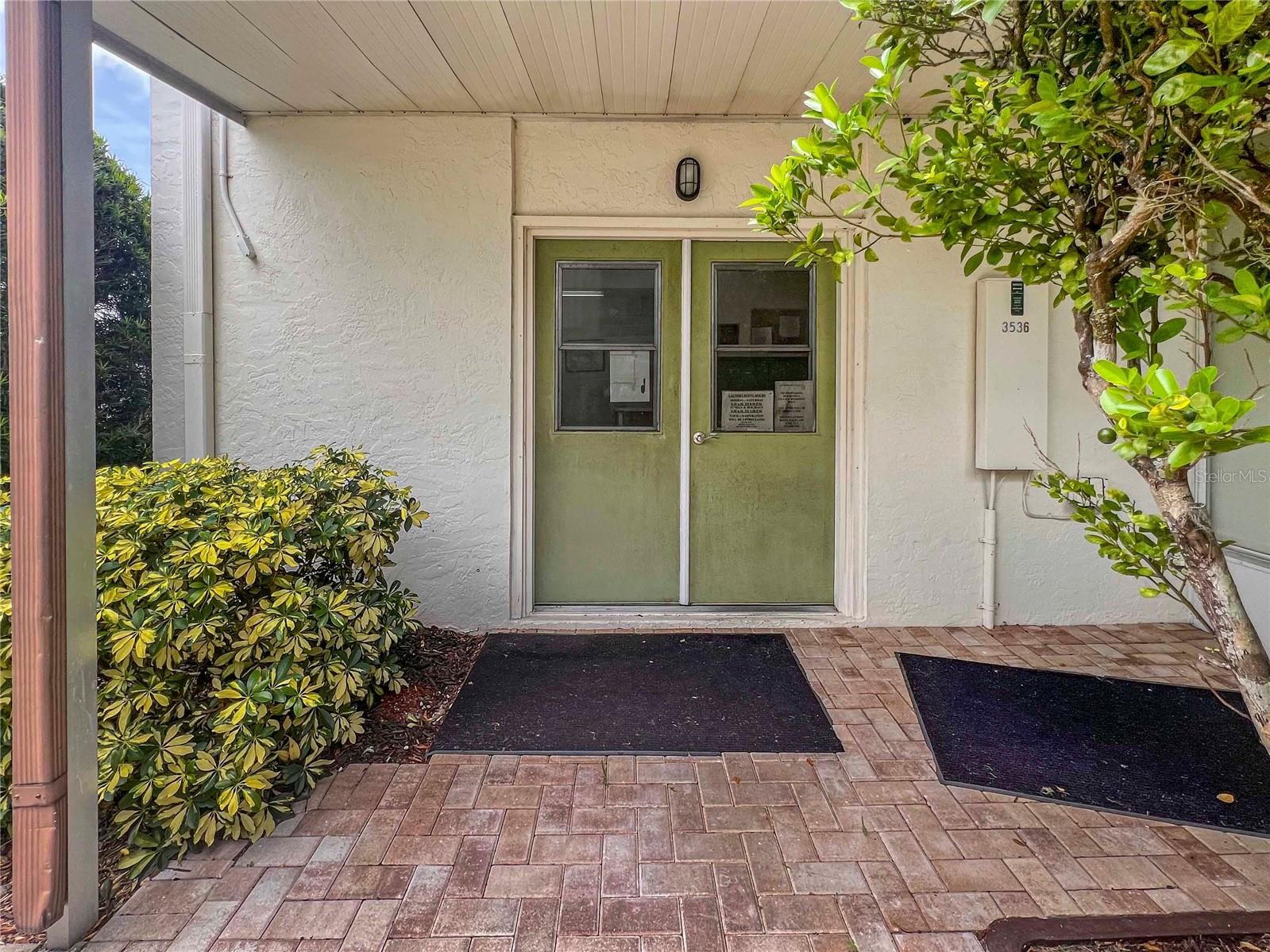 Image 17 of 33 For 3500 Beneva Road 302