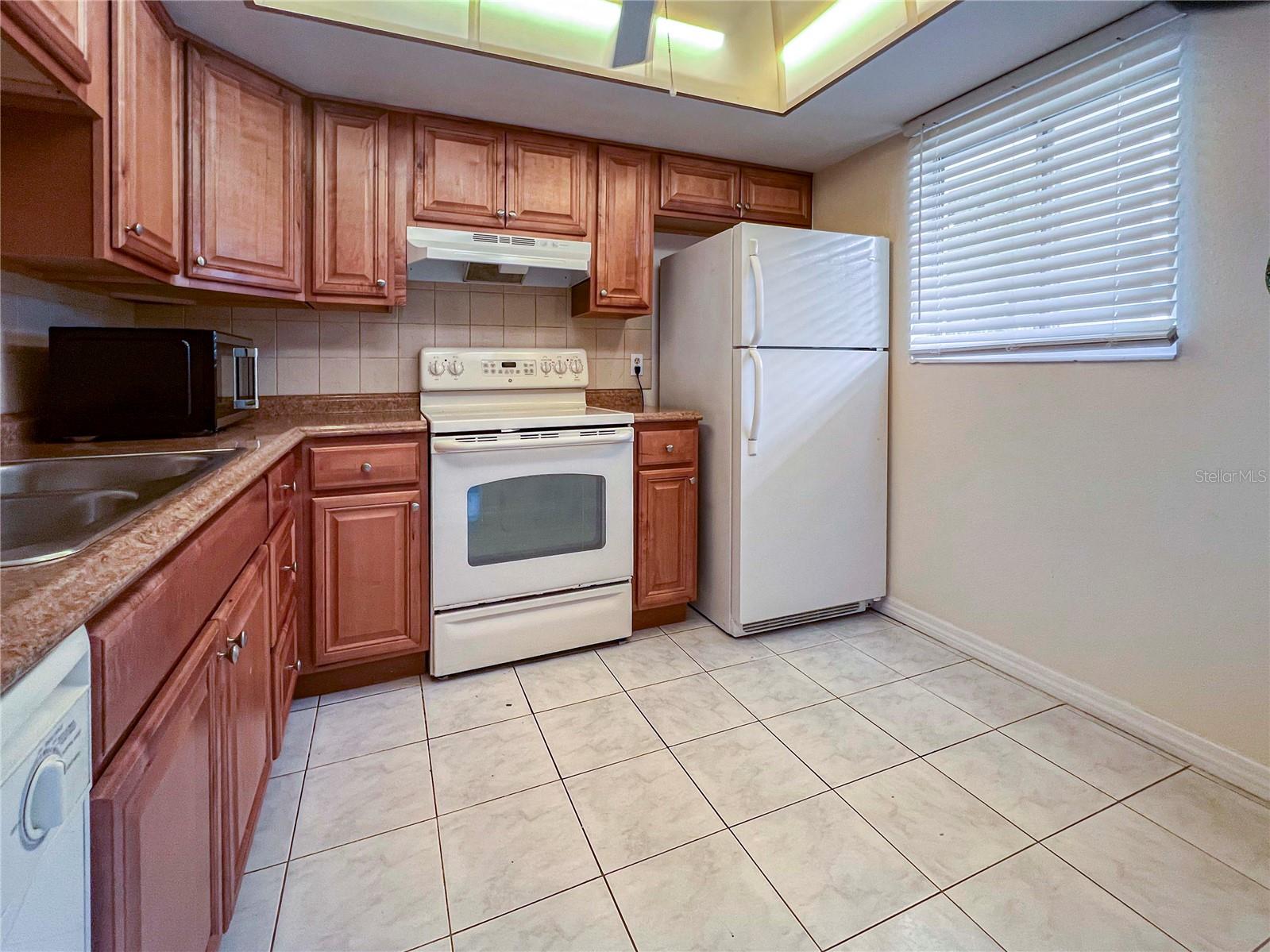 Image 5 of 33 For 3500 Beneva Road 302
