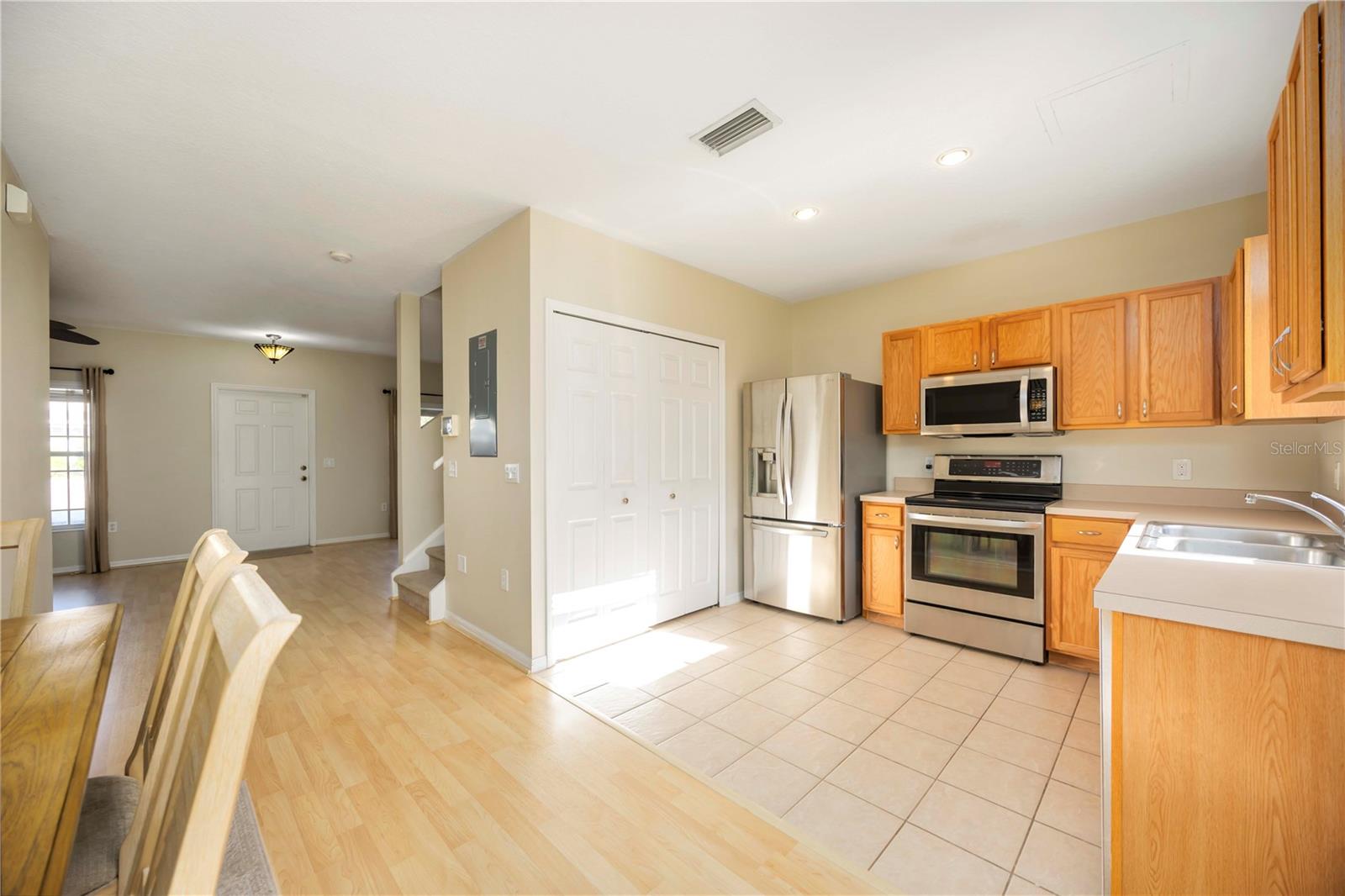 Image 13 of 36 For 6235 Flagfish Ct